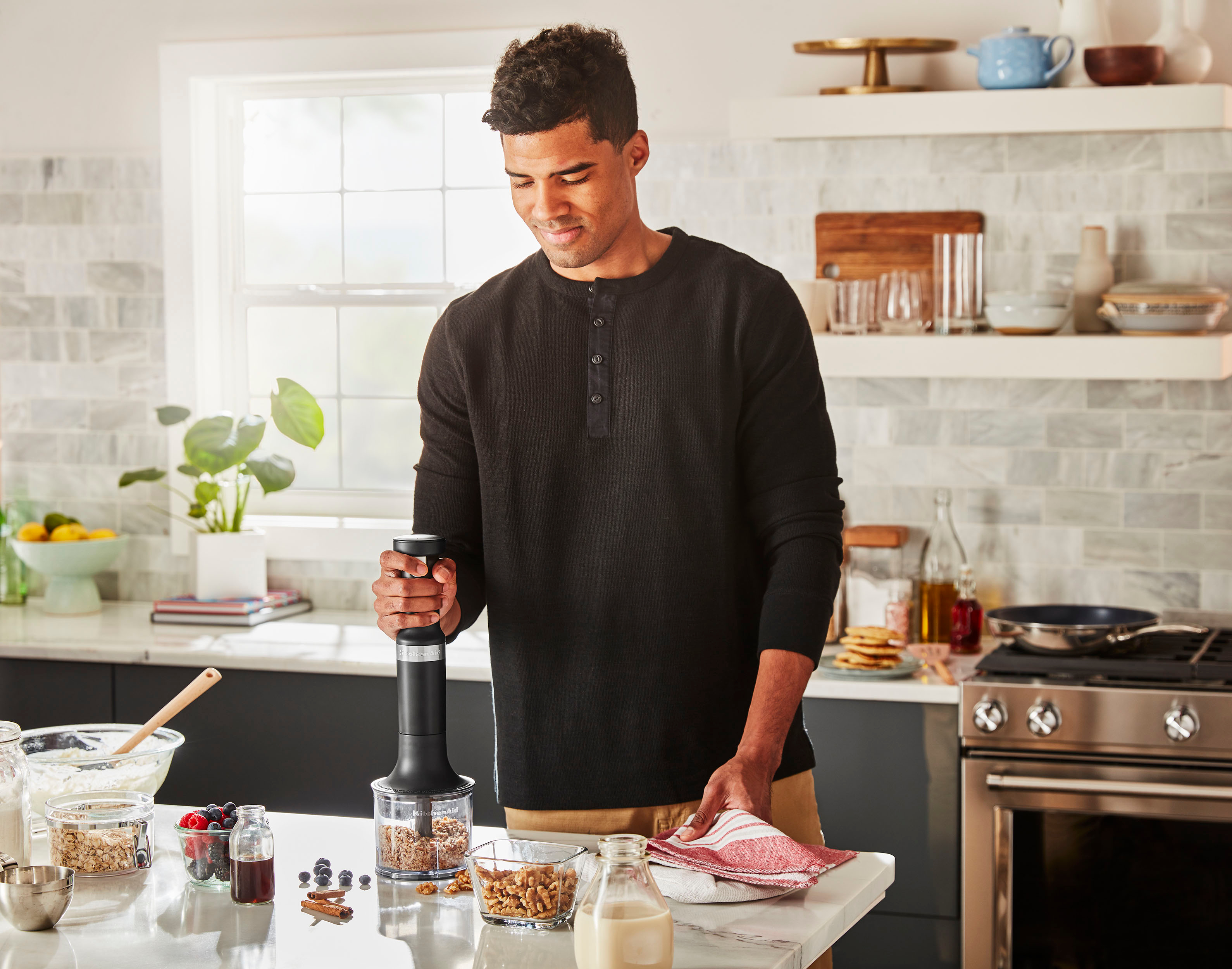 Kitchen & Table by H-E-B Cordless Hand Blender & Attachments