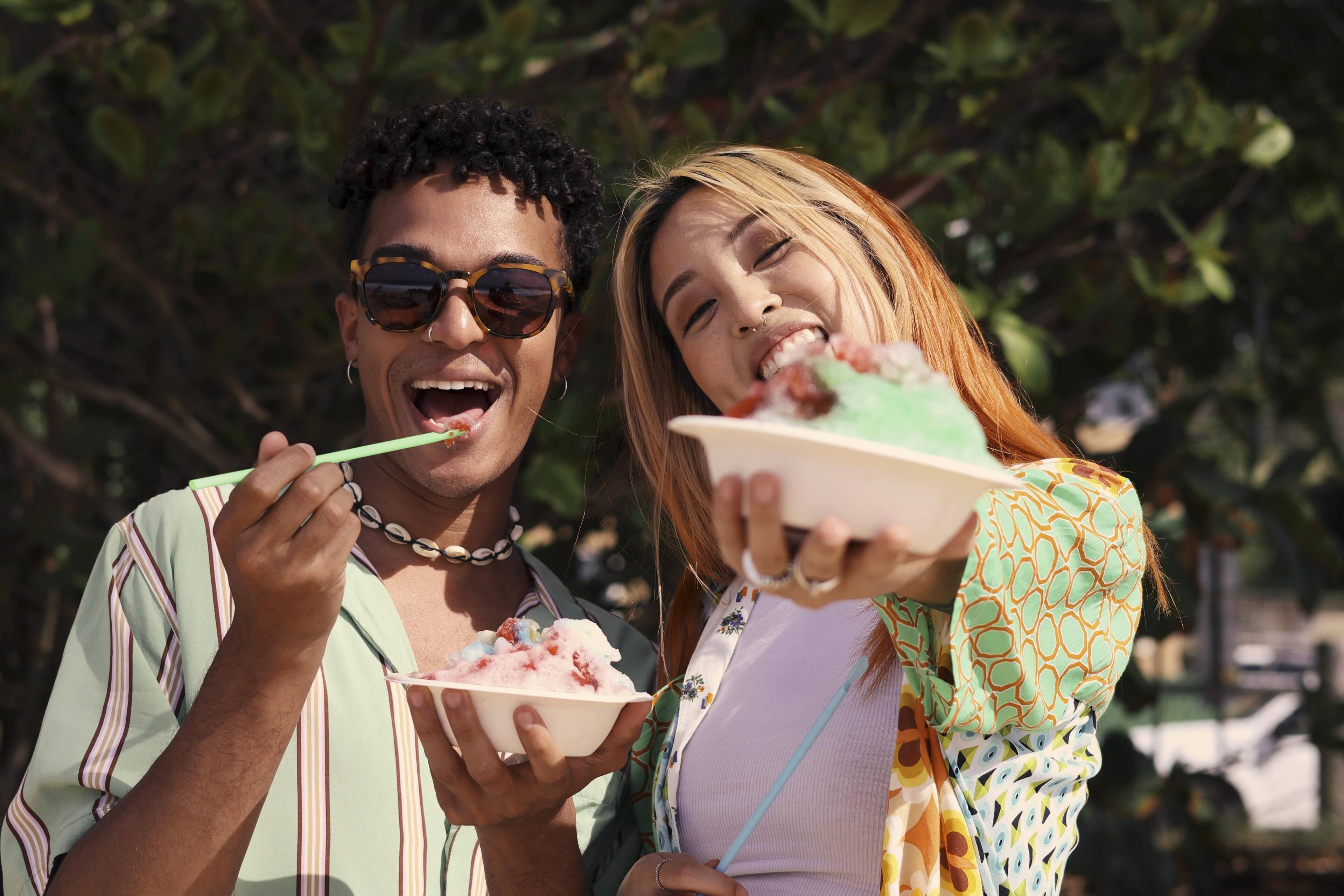 Alt View 35. Canon - EOS R10 Mirrorless Camera with RF-S 18-45 f/4.5-6.3 IS STM Lens Content Creator Kit - Black.