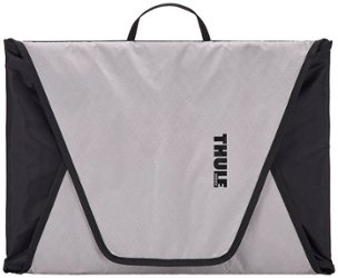 Thule - Garment Folder Garnment Bag - Front_Zoom