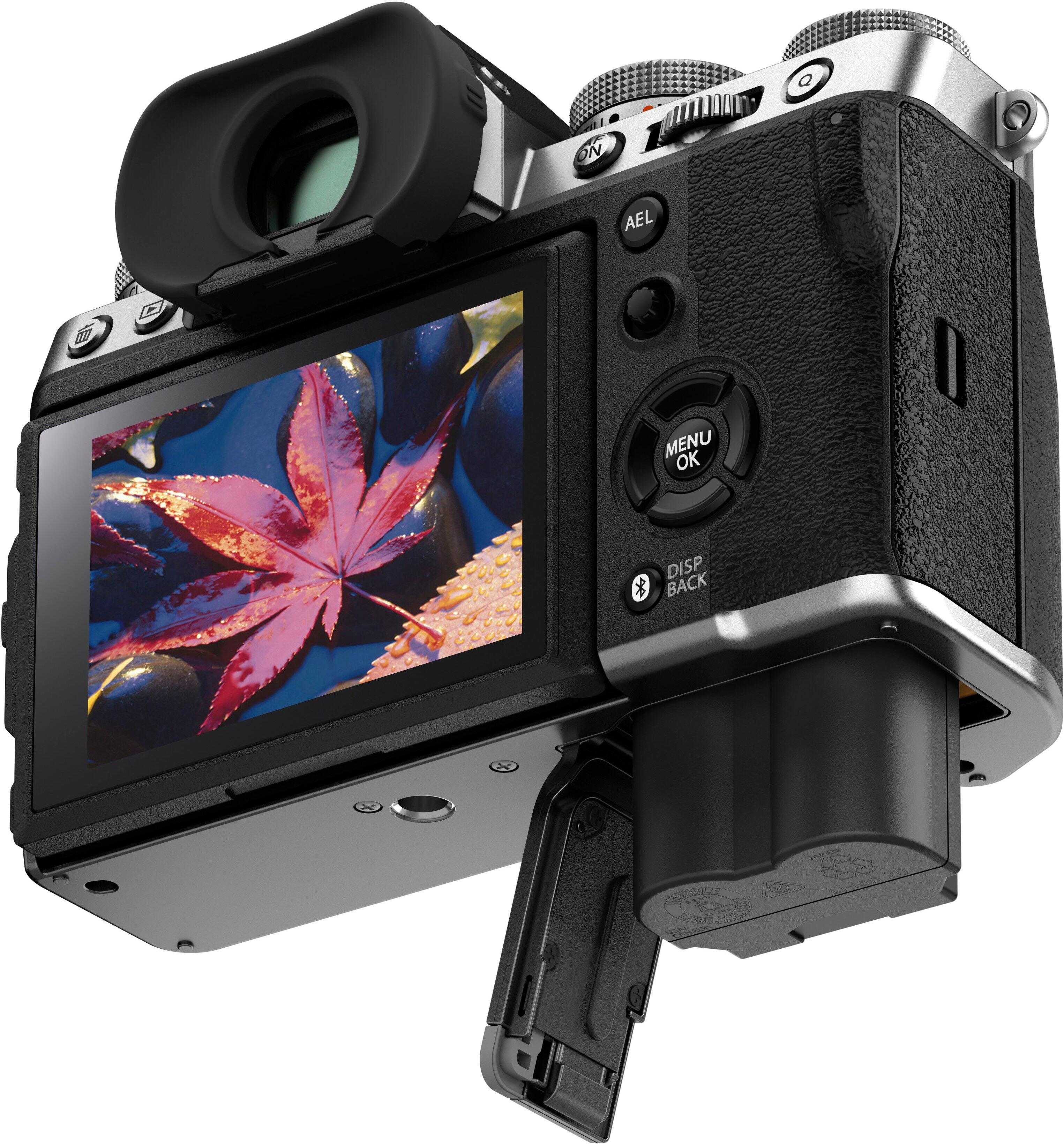 Left. Fujifilm - X-T5 Mirrorless Camera (Body Only) - Silver.