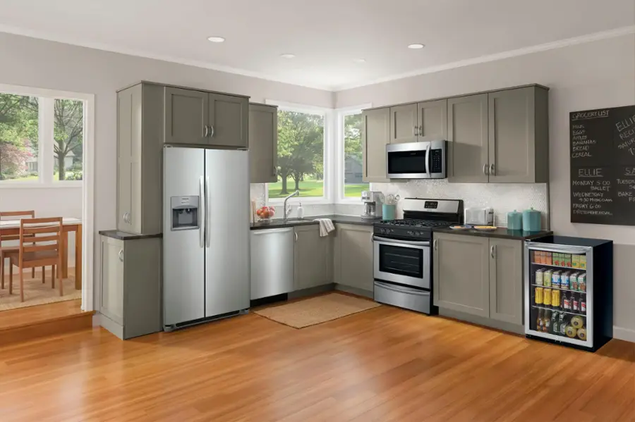Alt View 17. Frigidaire - 4.6 Cu. Ft. 138 12 oz. Can Capacity Beverage Center - Stainless Steel.