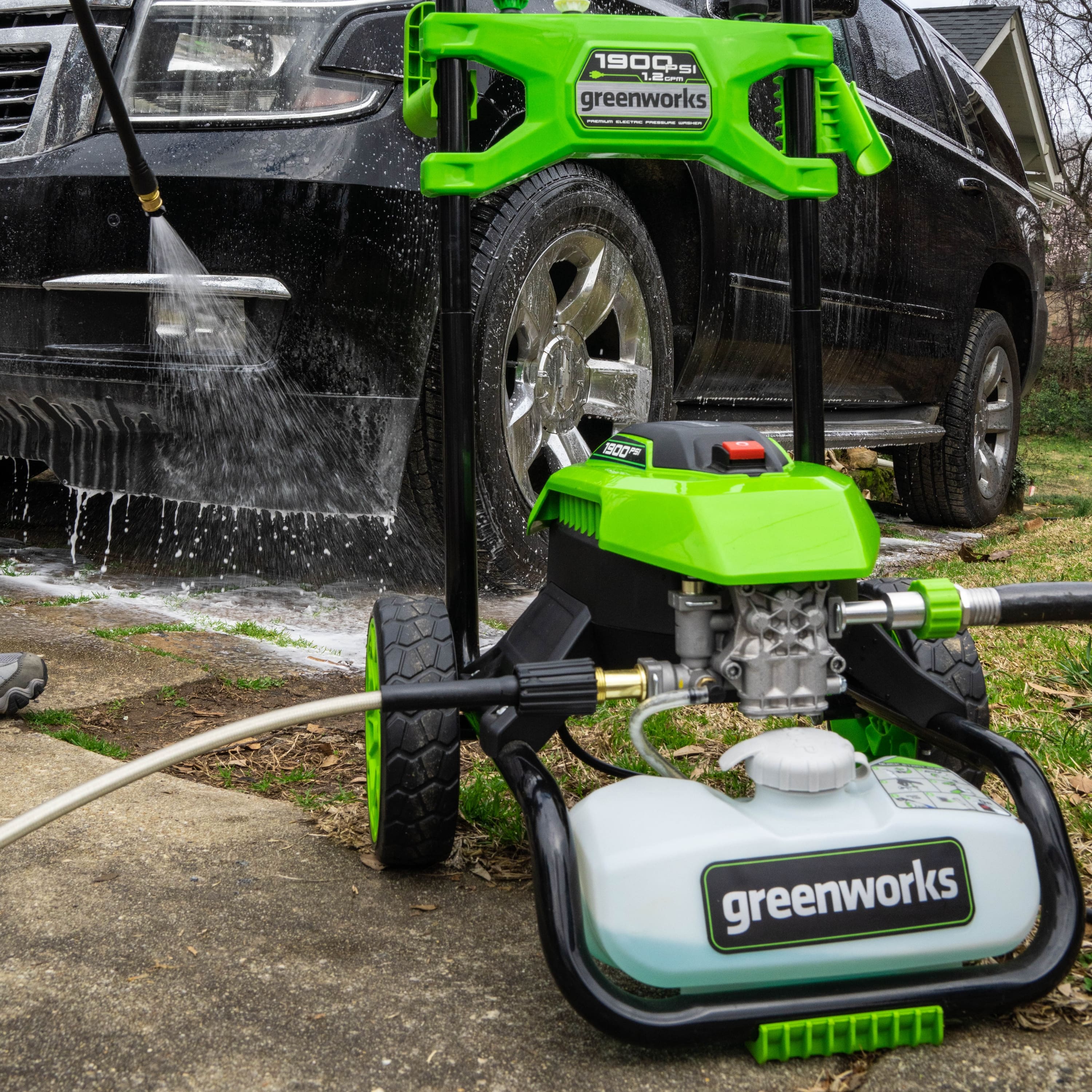 Alt View 18. Greenworks - Electric Pressure Washer up to 1900 PSI at 1.2 GPM - Green.