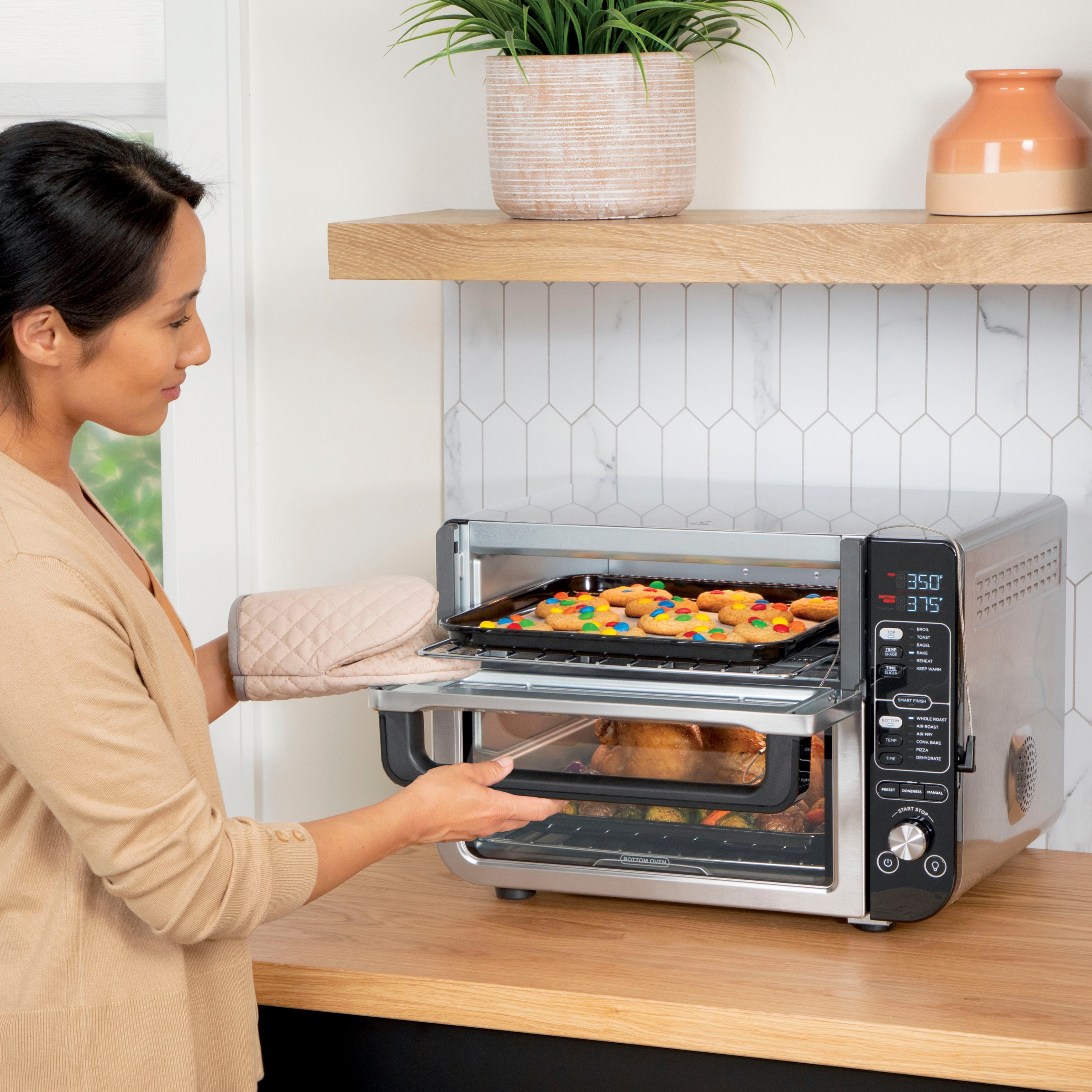 Ninja 12-in-1 Double Oven with FlexDoor, FlavorSeal & Smart Finish, Rapid  Top Oven, Convection and Air Fry Bottom Oven - DCT401 1 ct
