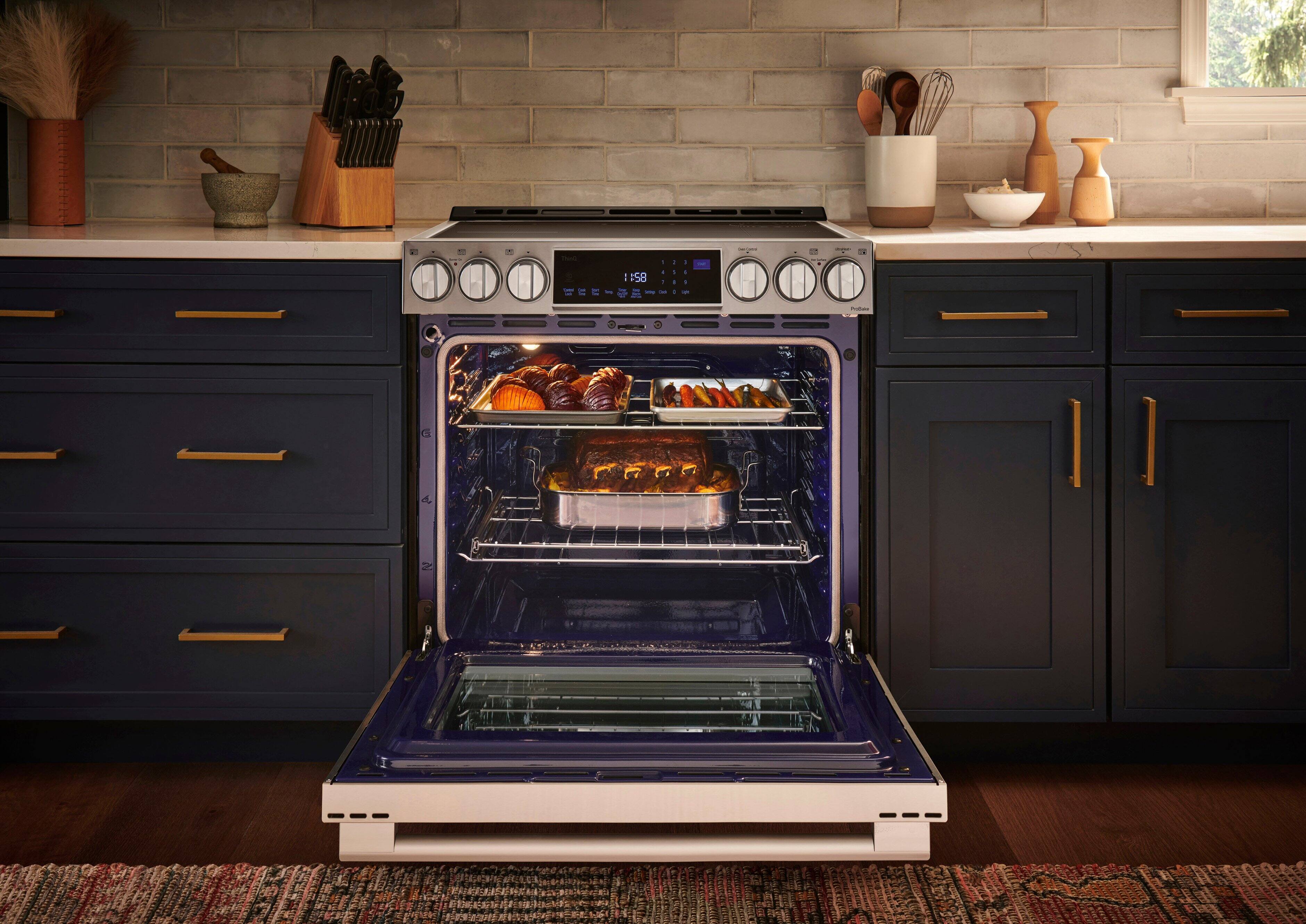 Alt View 29. LG - STUDIO 6.3 Cu. Ft. Freestanding Electric Induction True Convection Range with EasyClean, InstaView and Air Fry - Stainless Steel.