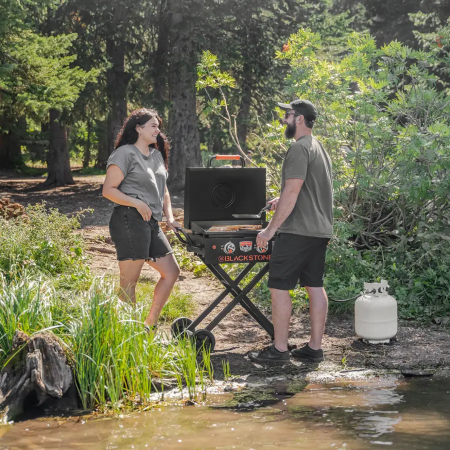 Alt View 20. Blackstone - On the Go 22-in. Outdoor Omnivore Griddle with Hood and Flex-fold Legs - Black.