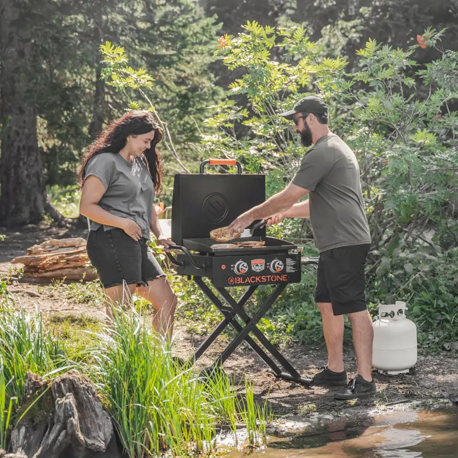 Alt View 21. Blackstone - On the Go 22-in. Outdoor Omnivore Griddle with Hood and Flex-fold Legs - Black.