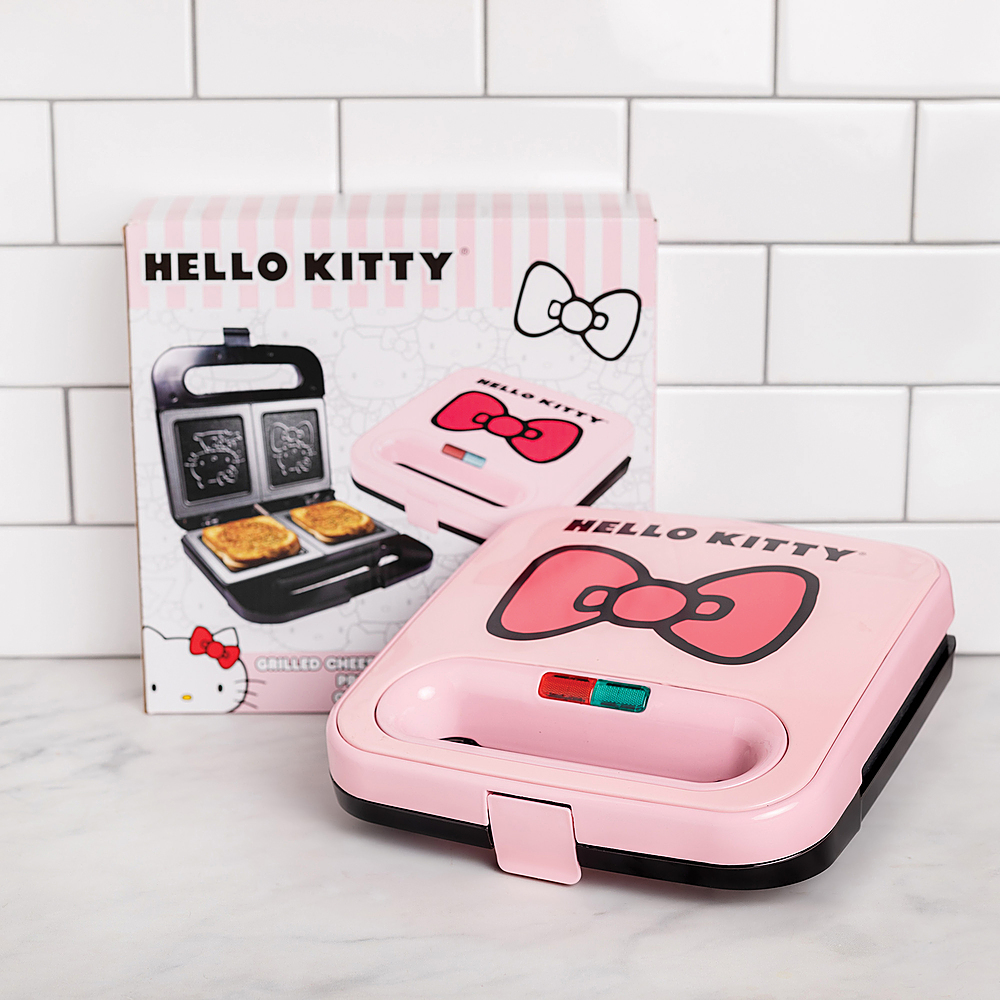 Uncanny Brands Hello Kitty USB-Rechargeable Portable Blender Pink