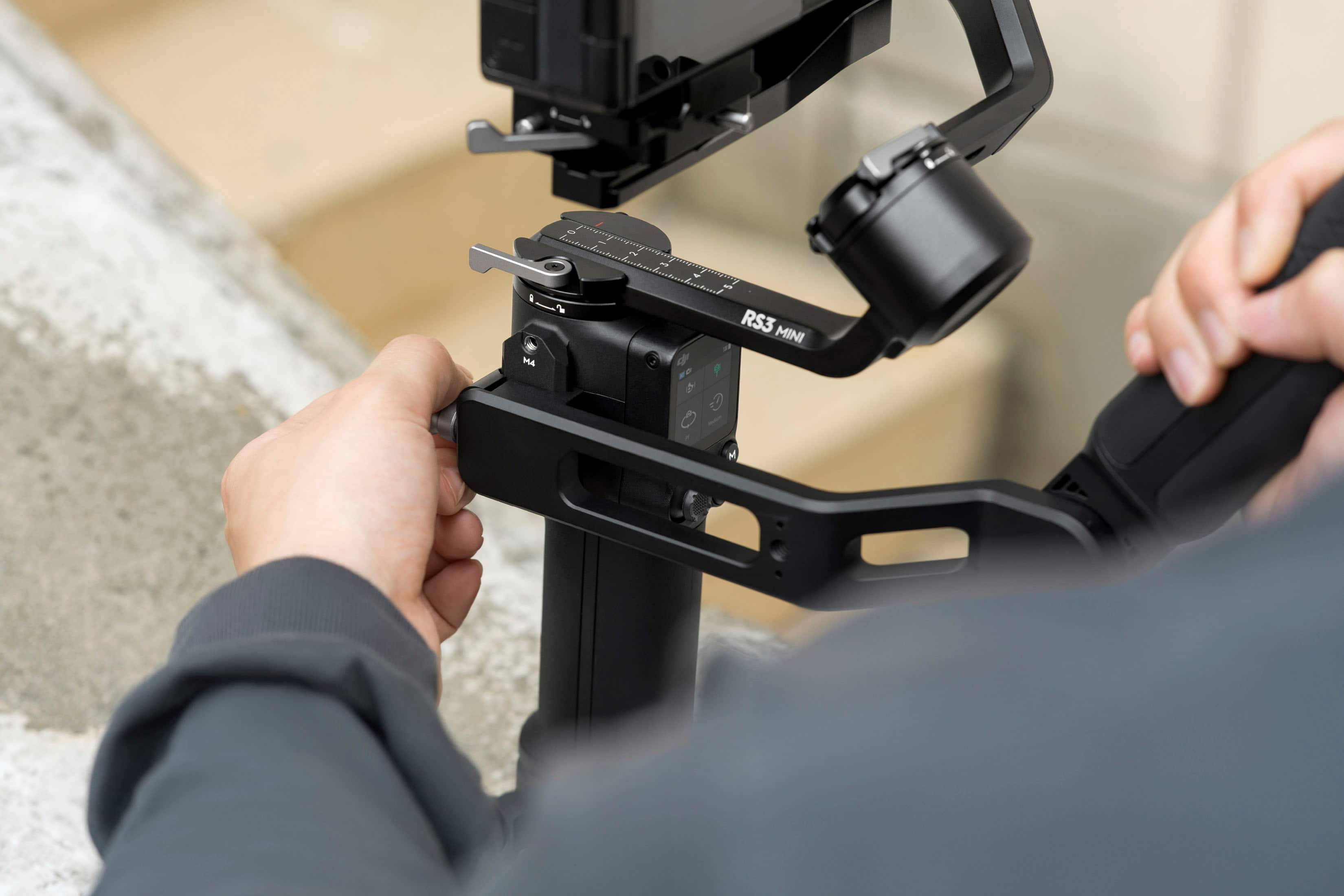 DJI RS 3 Mini 3-Axis Gimbal Stabilizer Black CP.RN.00000294.01 - Best Buy