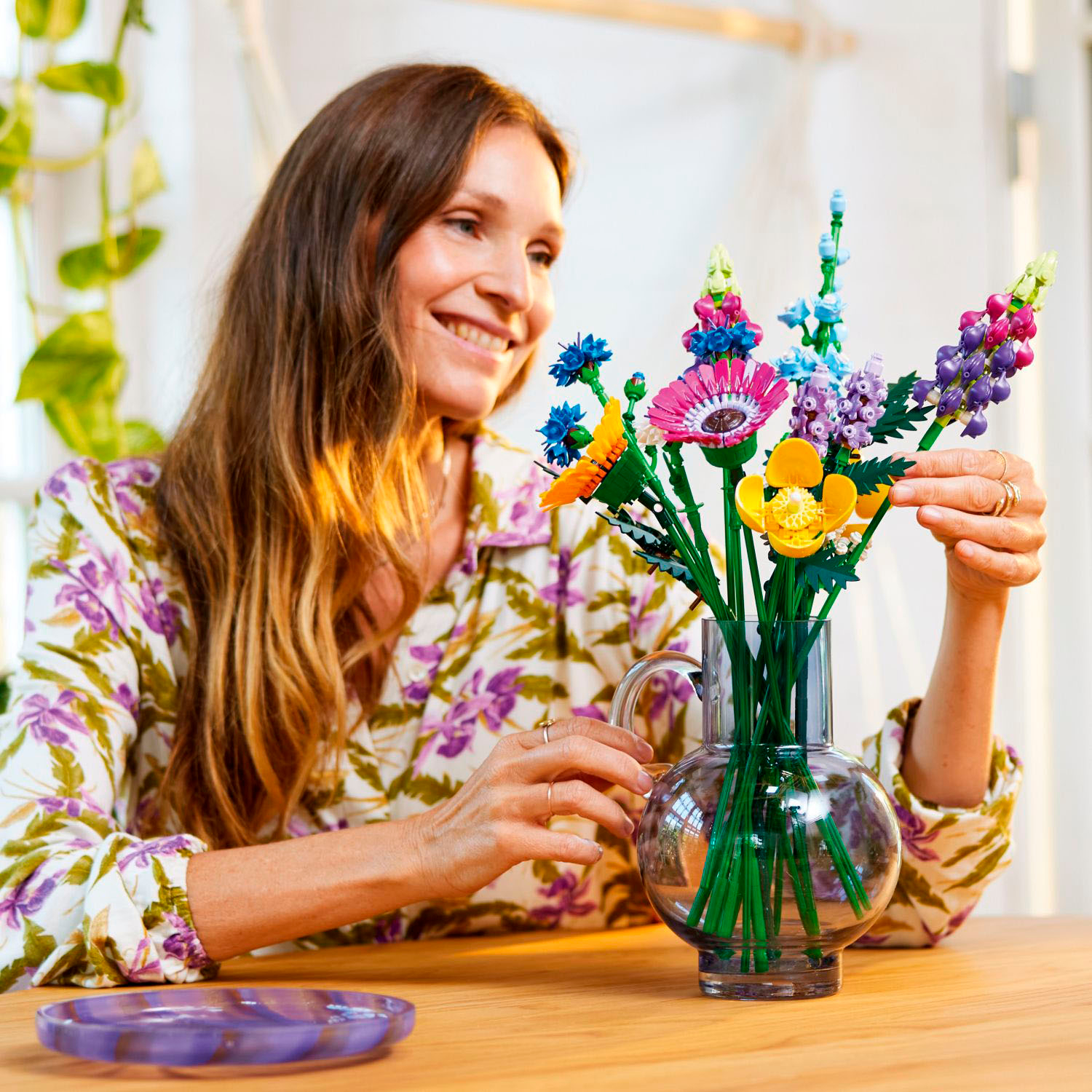 Angle View: LEGO - Icons Wildflower Bouquet 10313