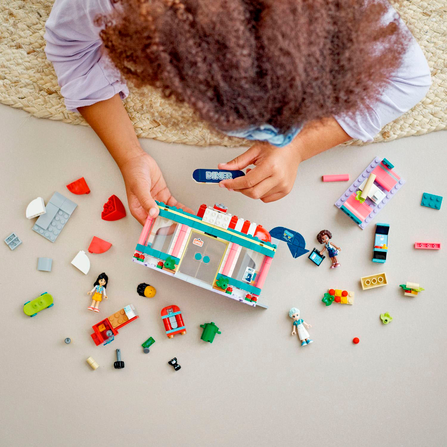 Lego friends 41728 ristorante nel centro di heartlake city, giochi per  bambini 6+ anni, mini bamboline liann, aliya e charli - Toys Center