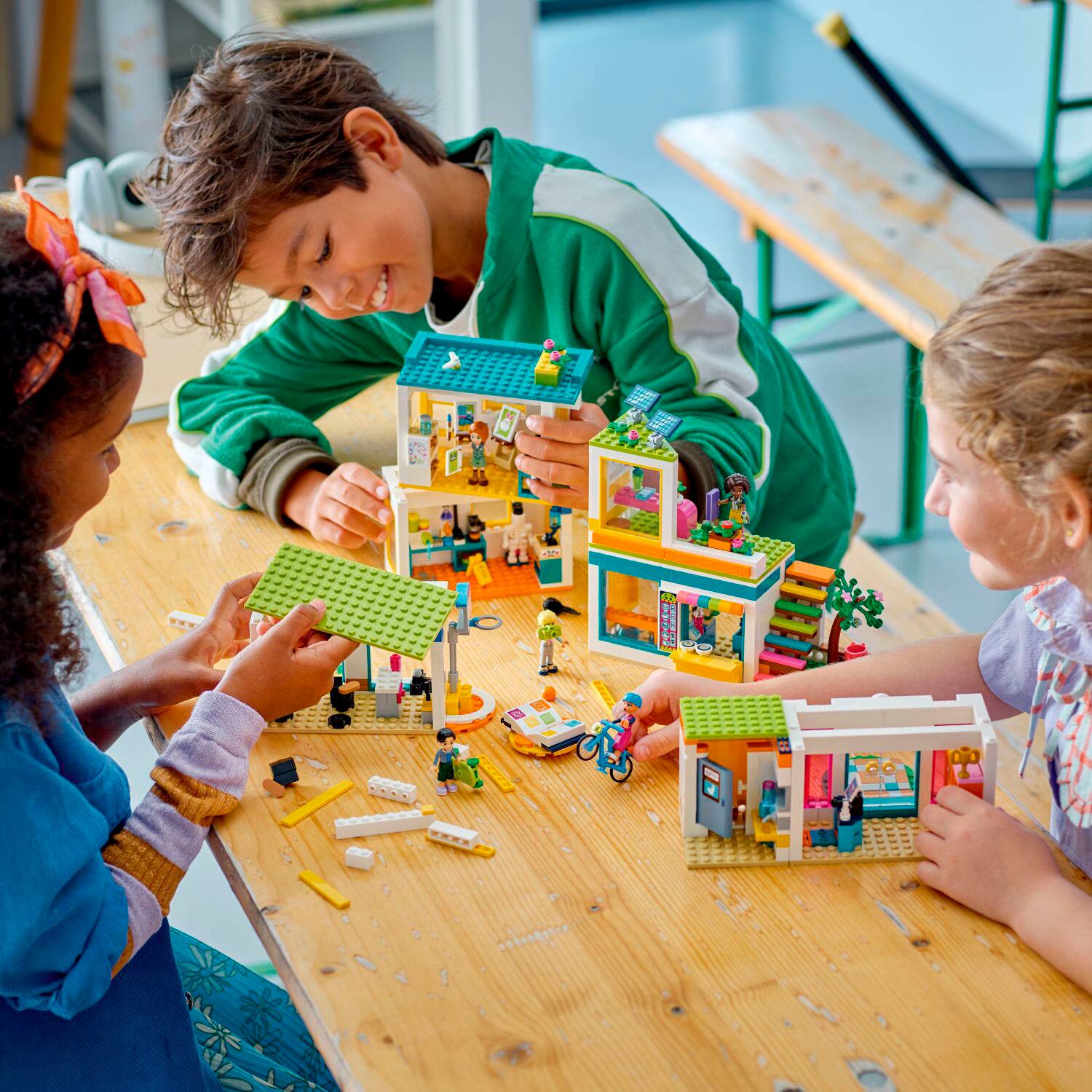 Alt View 12. LEGO - Friends Heartlake International School 41731.