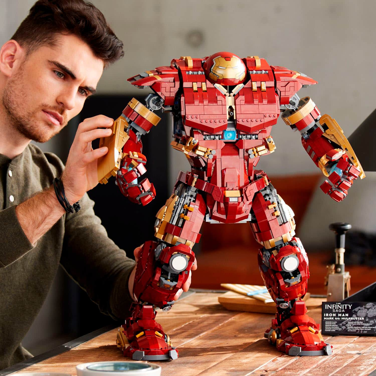 LEGO Marvel Hulkbuster 76210 6378951 - Best Buy