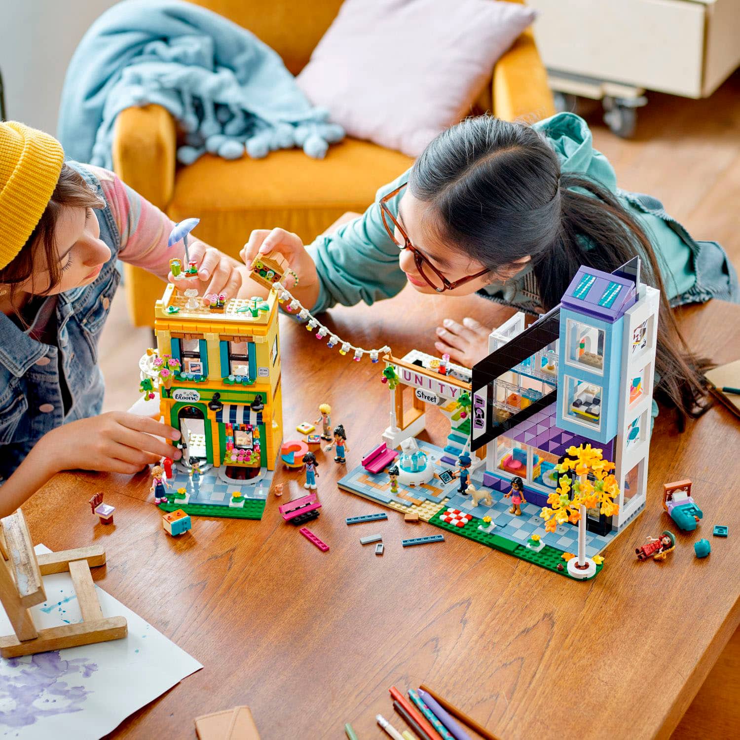 Alt View 12. LEGO - Friends Downtown Flower and Design Stores 41732.