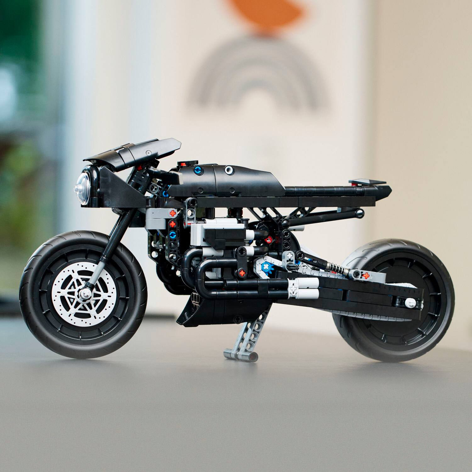 Alt View 13. LEGO - Technic The Batman - Batcycle 42155.