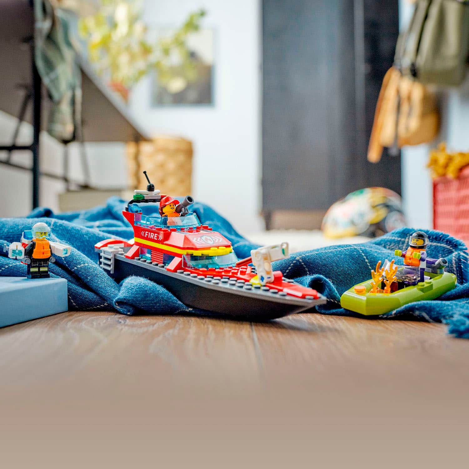 Alt View 13. LEGO - City Fire Rescue Boat 60373.