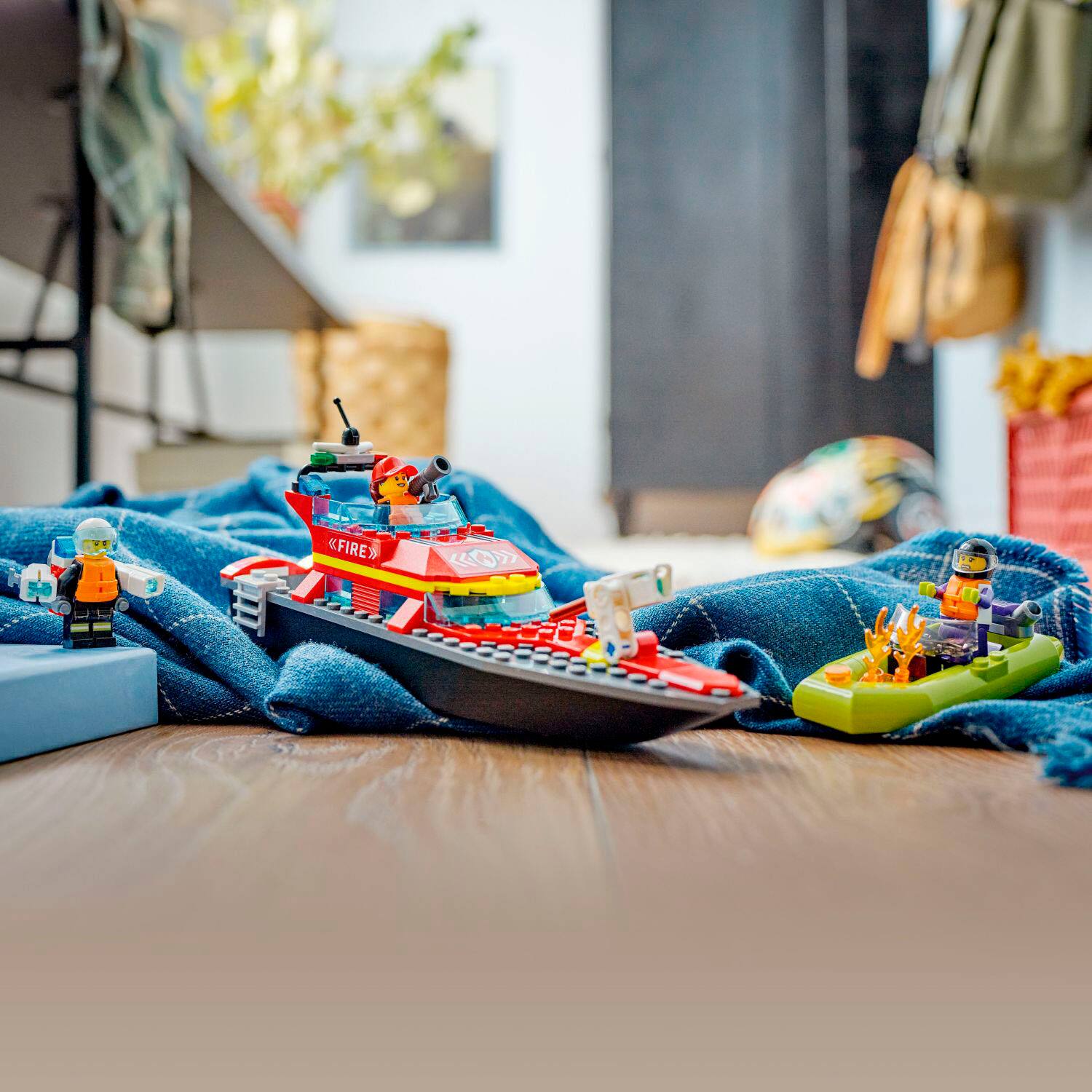 Alt View 13. LEGO - City Fire Rescue Boat 60373.