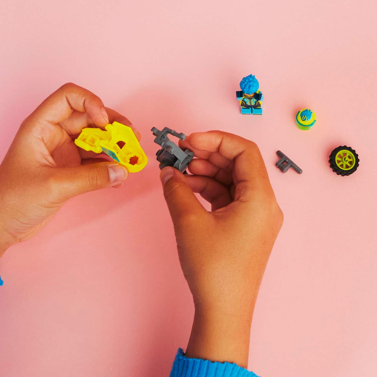 Alt View 12. LEGO - City Cyber Stunt Bike 60358.