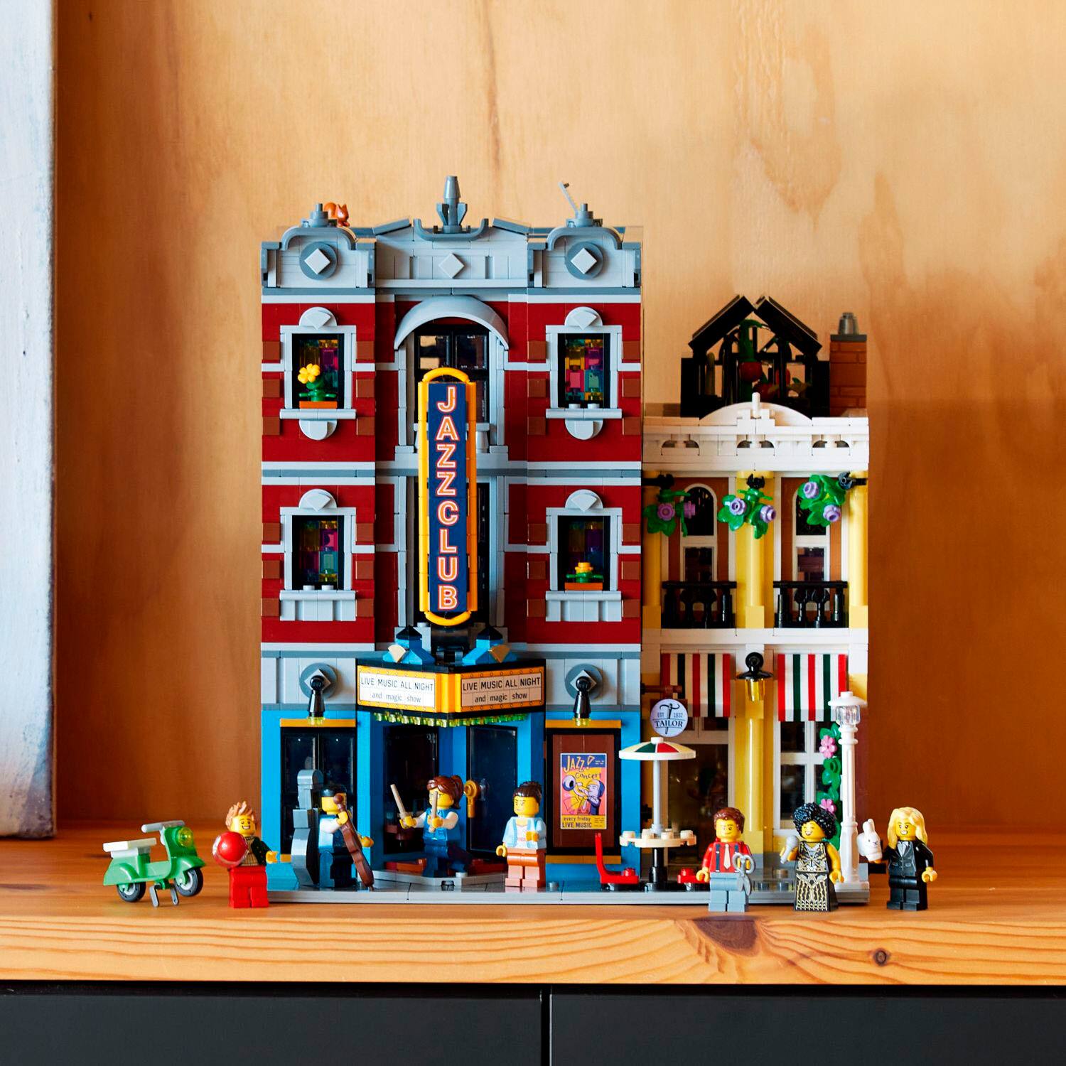 Alt View 13. LEGO - Icons Jazz Club 10312.