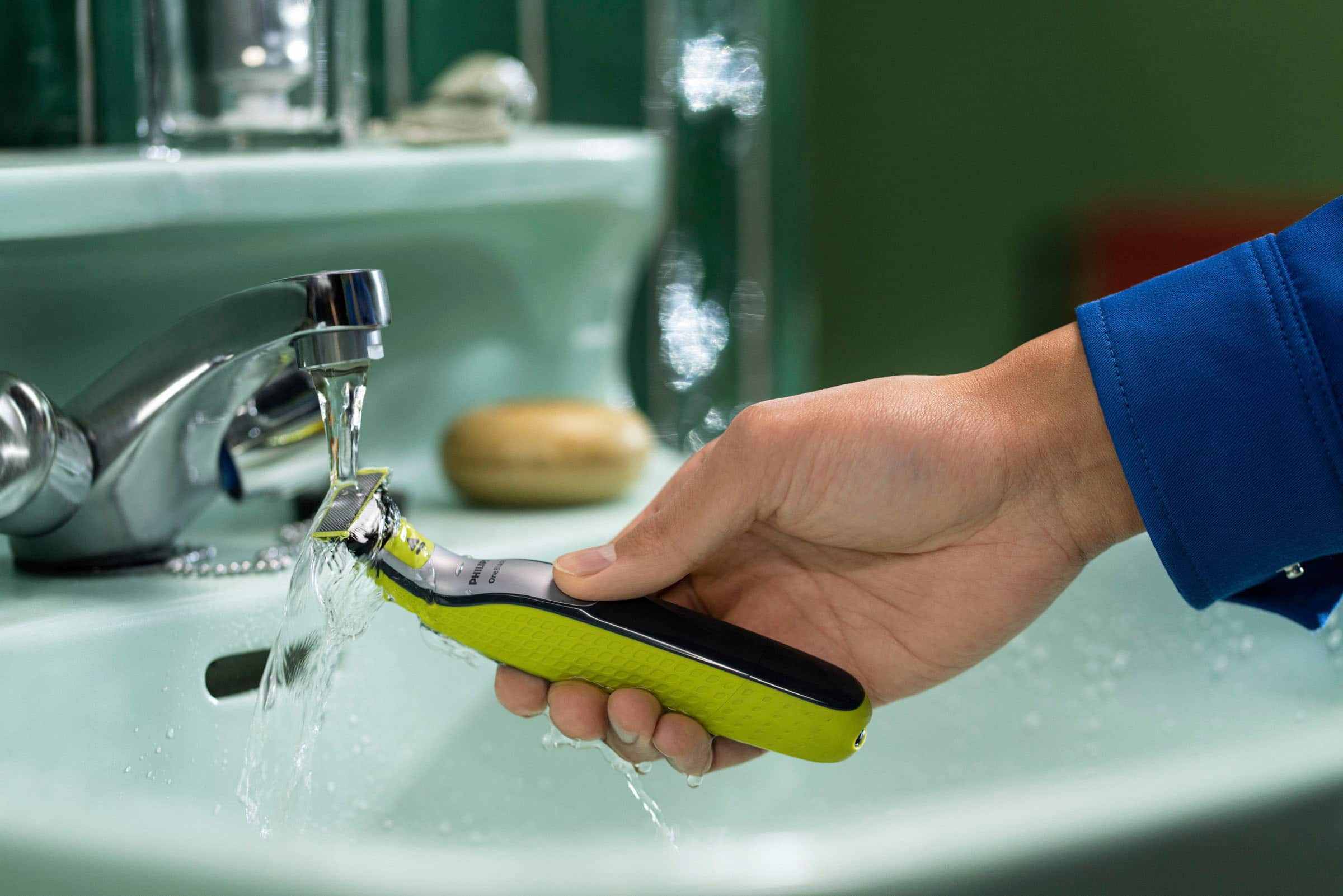 Alt View 20. Philips Norelco - OneBlade 360 Face + Body - Hybrid Electric Trimmer and Shaver - Black And Green.