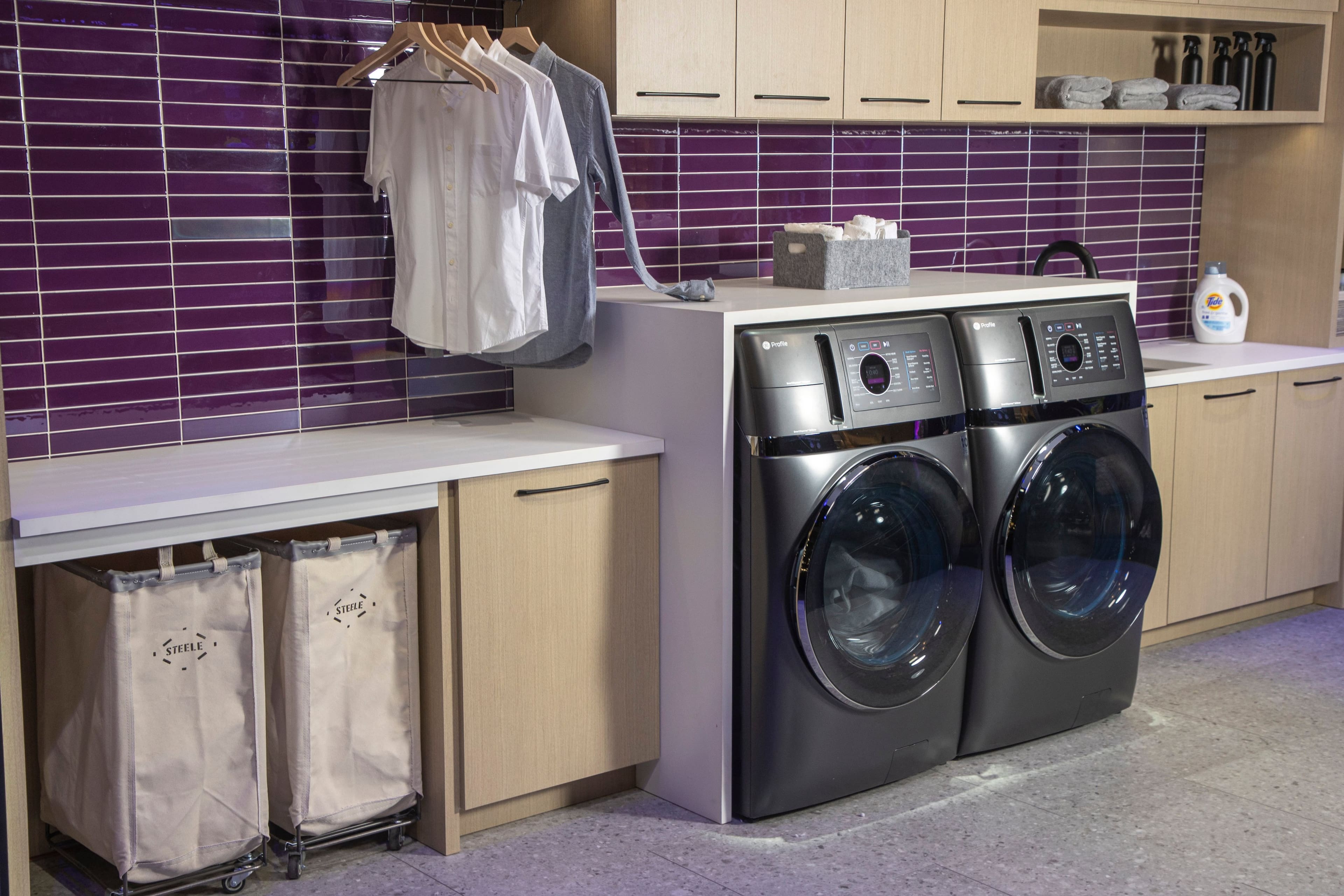Alt View 33. GE Profile - 4.8 cu. ft. UltraFast Combo Washer & Dryer with Ventless Heat Pump Technology - Carbon Graphite.