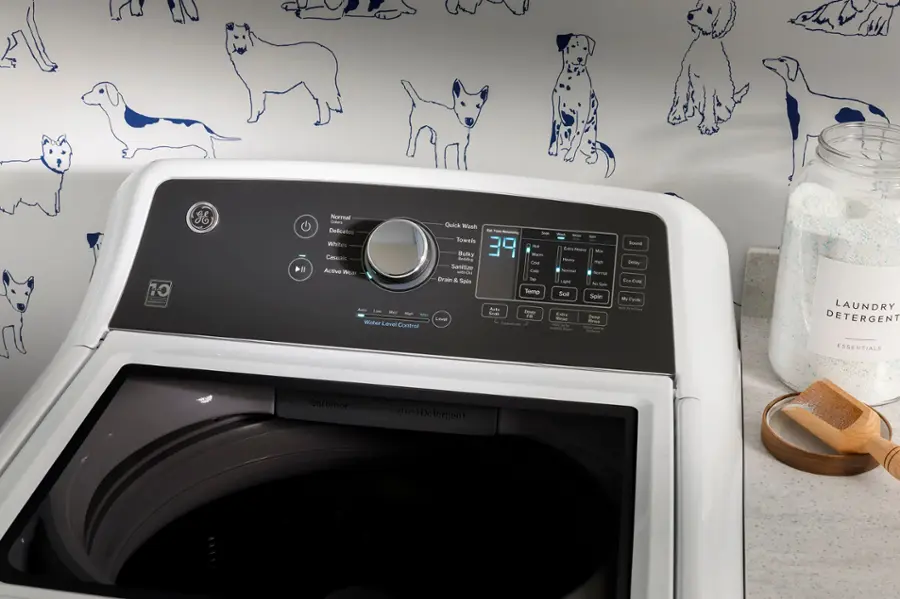 Alt View 19. GE - 4.5 cu ft Top Load Washer with Water Level Control, Deep Fill, Quick Wash, and Glass Lid - White with Matte Black.