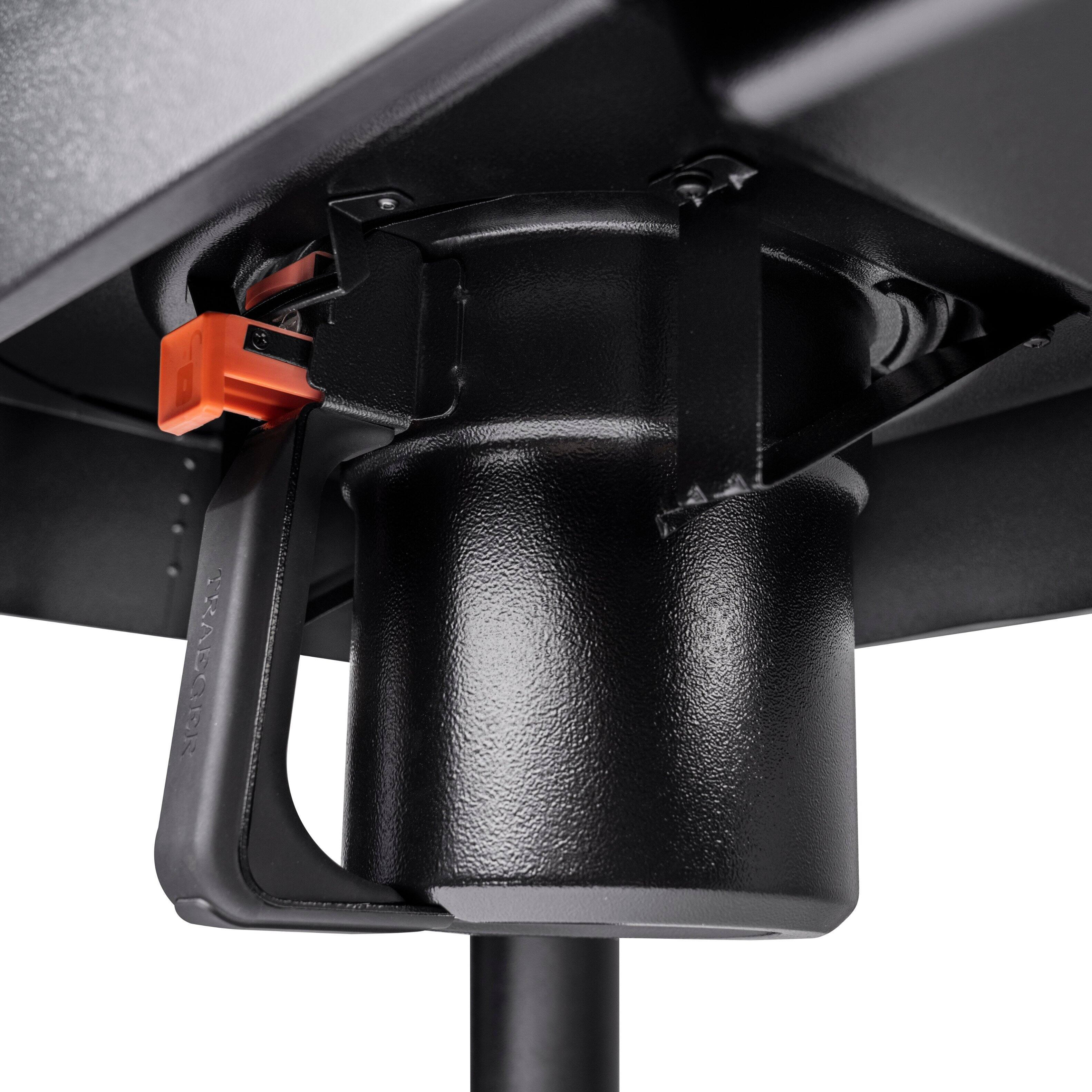 Alt View 12. Traeger Grills - IRONWOOD XL - Black.