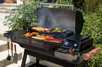 Traeger Grills Ironwood XL Pellet Grill Black TFB93RLG - Best Buy Traeger Grills Ironwood XL Pellet Grill Black TFB93RLG - Best Buy