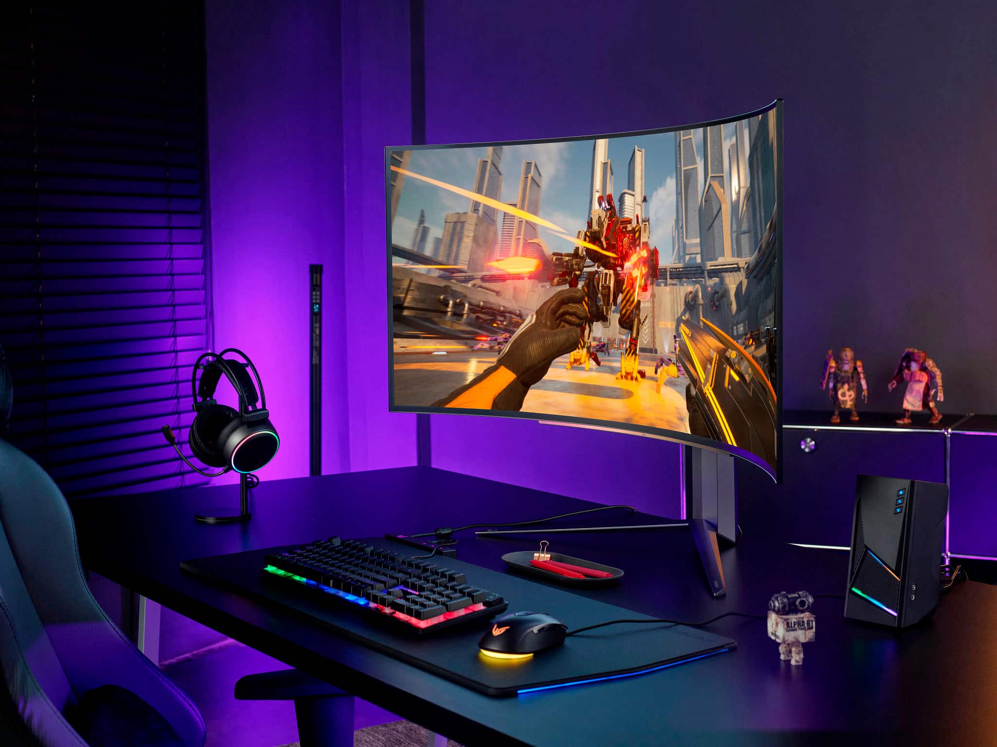 Alt View 28. LG - UltraGear 45” OLED Curved WQHD 240Hz 0.03ms FreeSync and NVIDIA G-Sync Compatible Gaming Monitor with HDR10 - Black.
