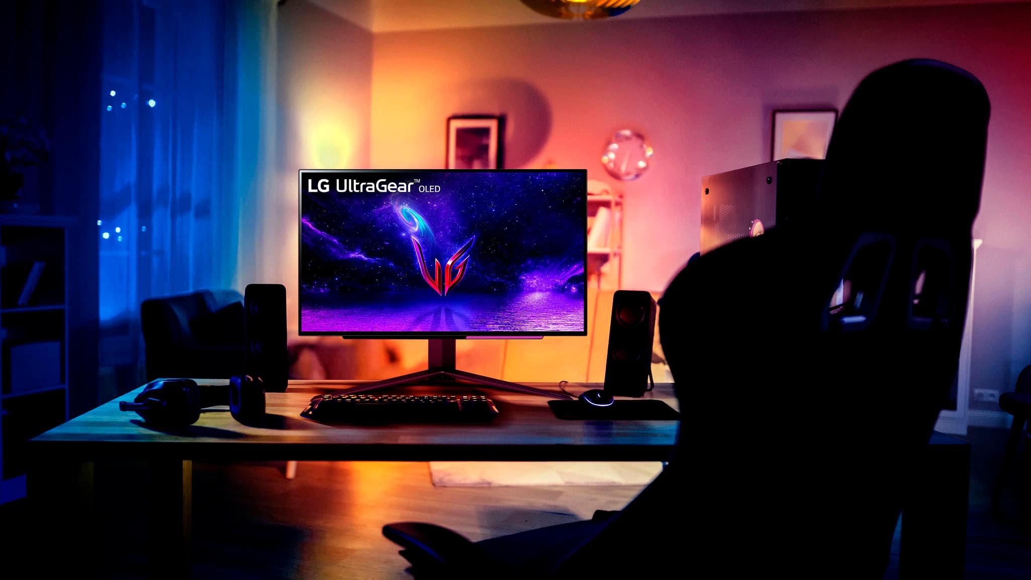 Alt View 22. LG - UltraGear 27" OLED QHD 240Hz 0.03ms FreeSync and NVIDIA G-SYNC Compatible Gaming Monitor with HDR10 - Black.