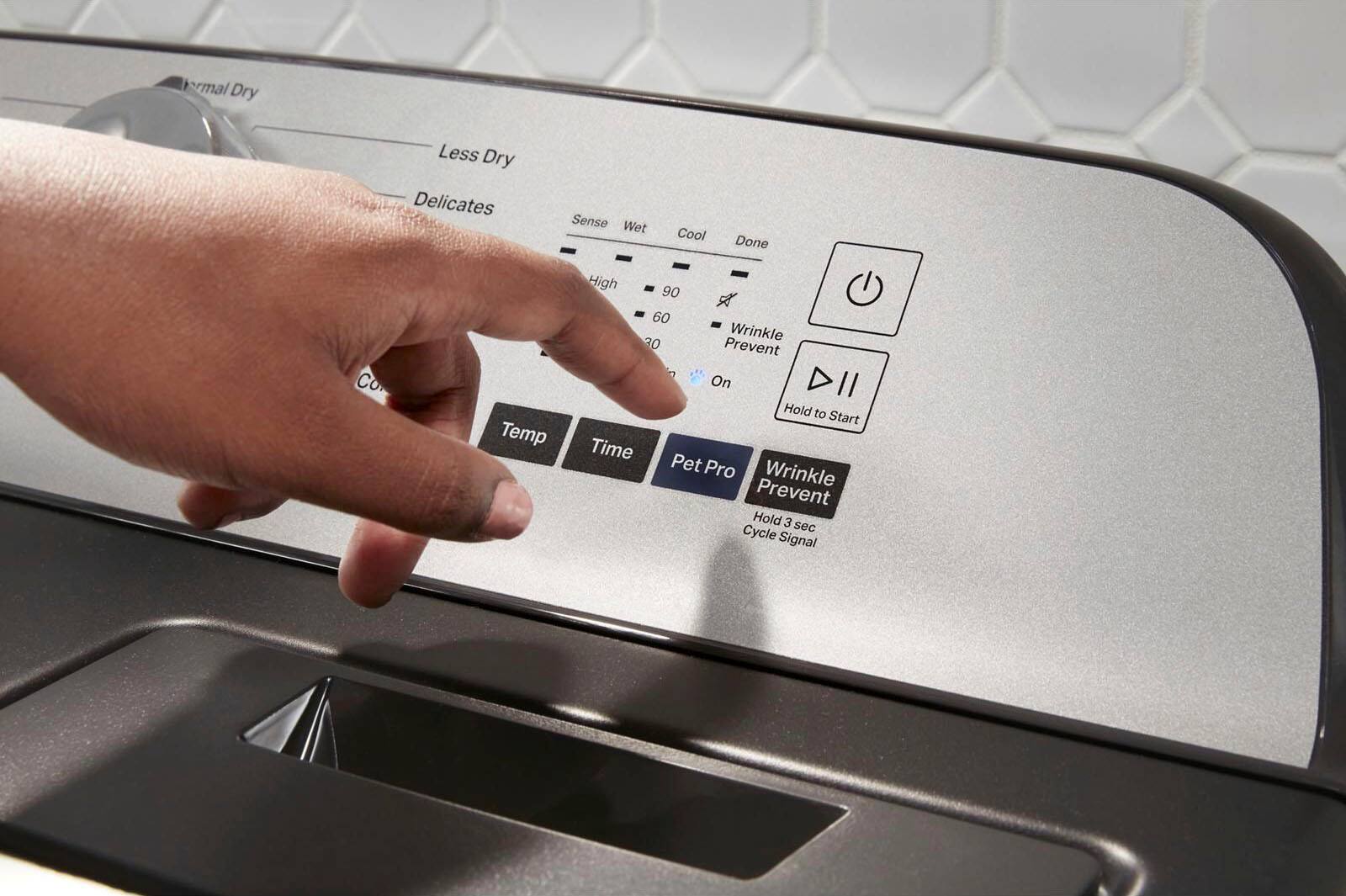 Alt View 3. Maytag - 7.0 Cu. Ft. Gas Dryer with Steam and Pet Pro System - Volcano Black.