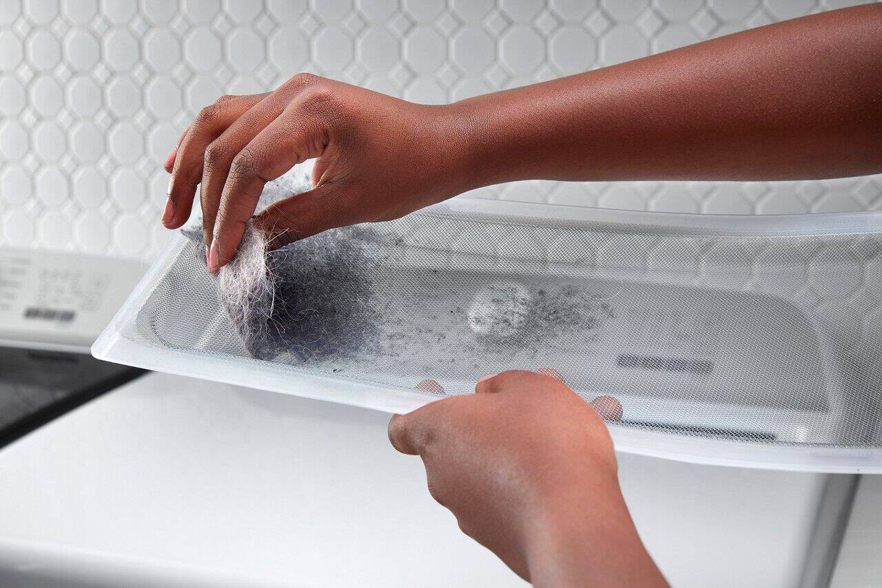 Alt View 16. Maytag - 7.0 Cu. Ft. Electric Dryer with Steam and Pet Pro System - White.