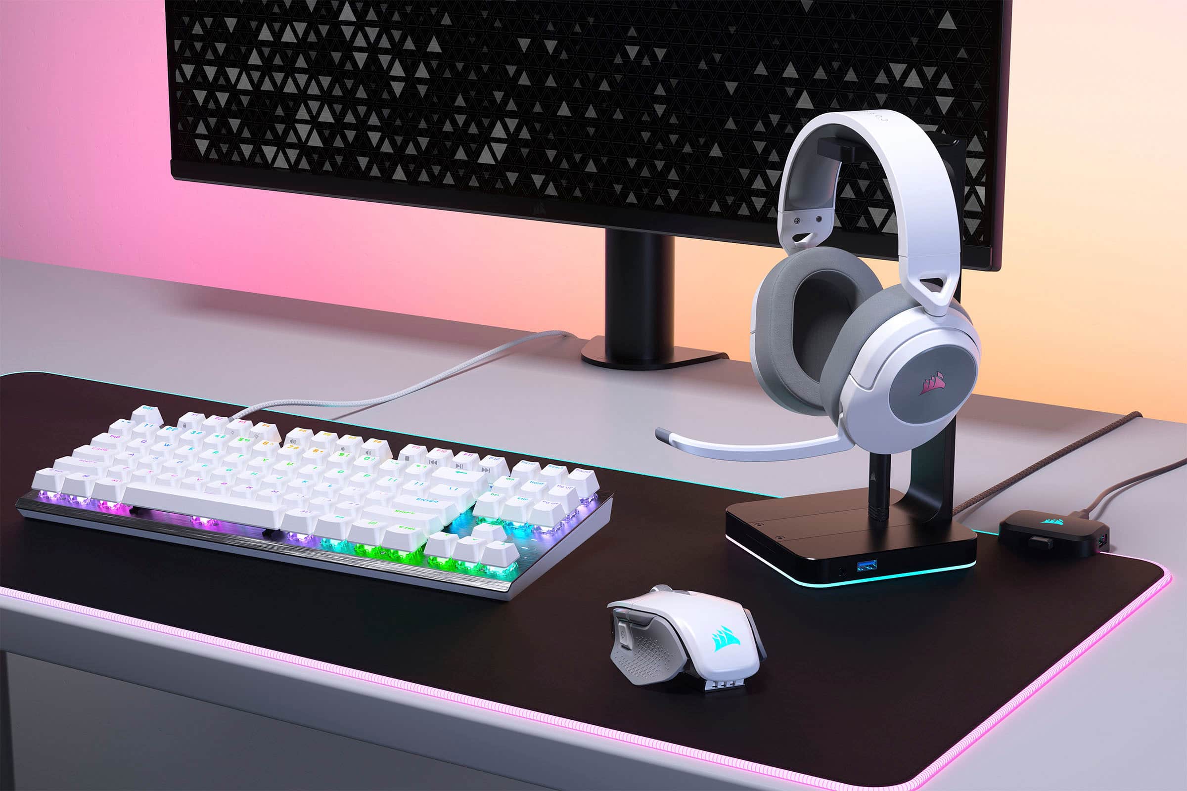 Alt View 16. CORSAIR - HS Series HS55 Wireless Gaming Headset for PC, PS5, and Mobile - White.