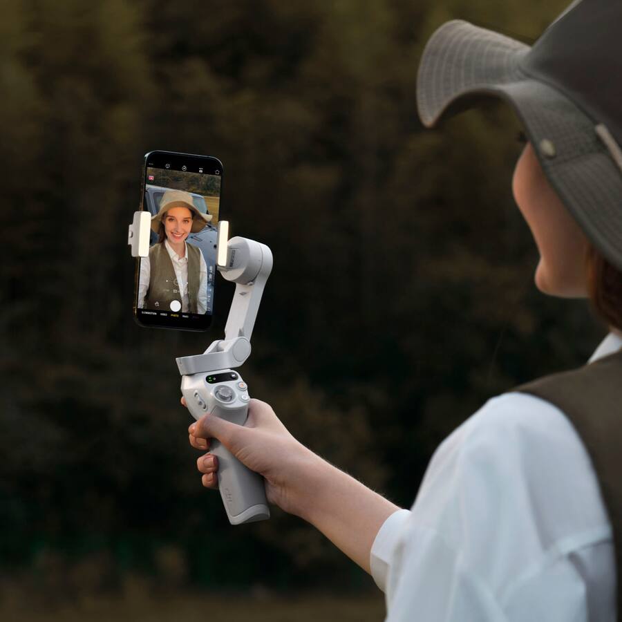 DJI Osmo Mobile SE Smartphone 3 Axis Gimbal Stabilizer Gray DJI Osmo Mobile SE Smartphone 3 Axis Gimbal Stabilizer Gray