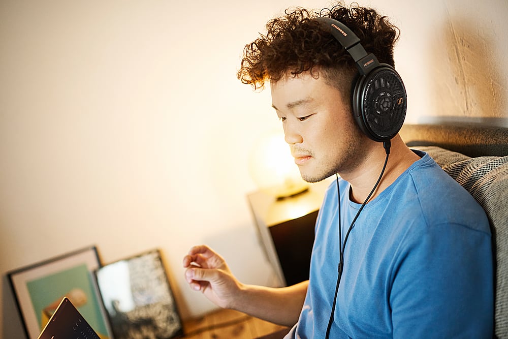 Alt View 25. Sennheiser - HD 660S2 Wired Over-the-Ear Headphones - Black.