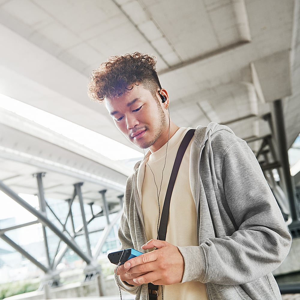Alt View 26. Sennheiser - IE 200 In-Ear Audiophile Headphones - Black.