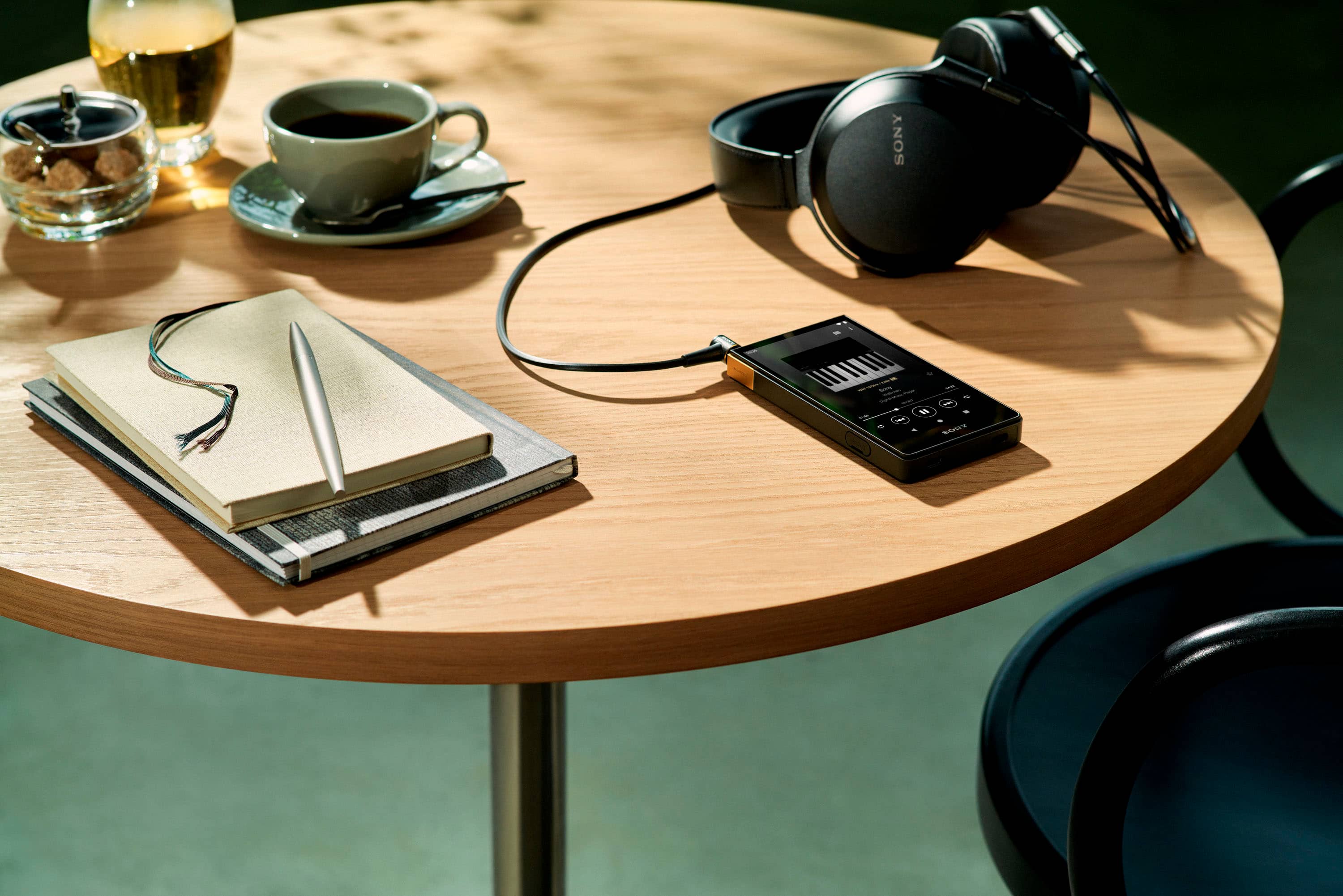 Alt View 21. Sony - Sony ZX707 Walkman ZX Series - Black.