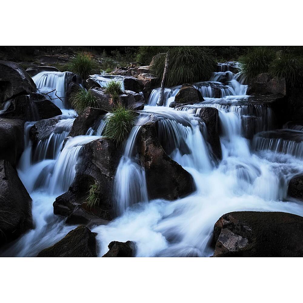 Alt View 11. Olympus - OM5 Mirrorless Camera with 3.8x Digital Zoom Lens.