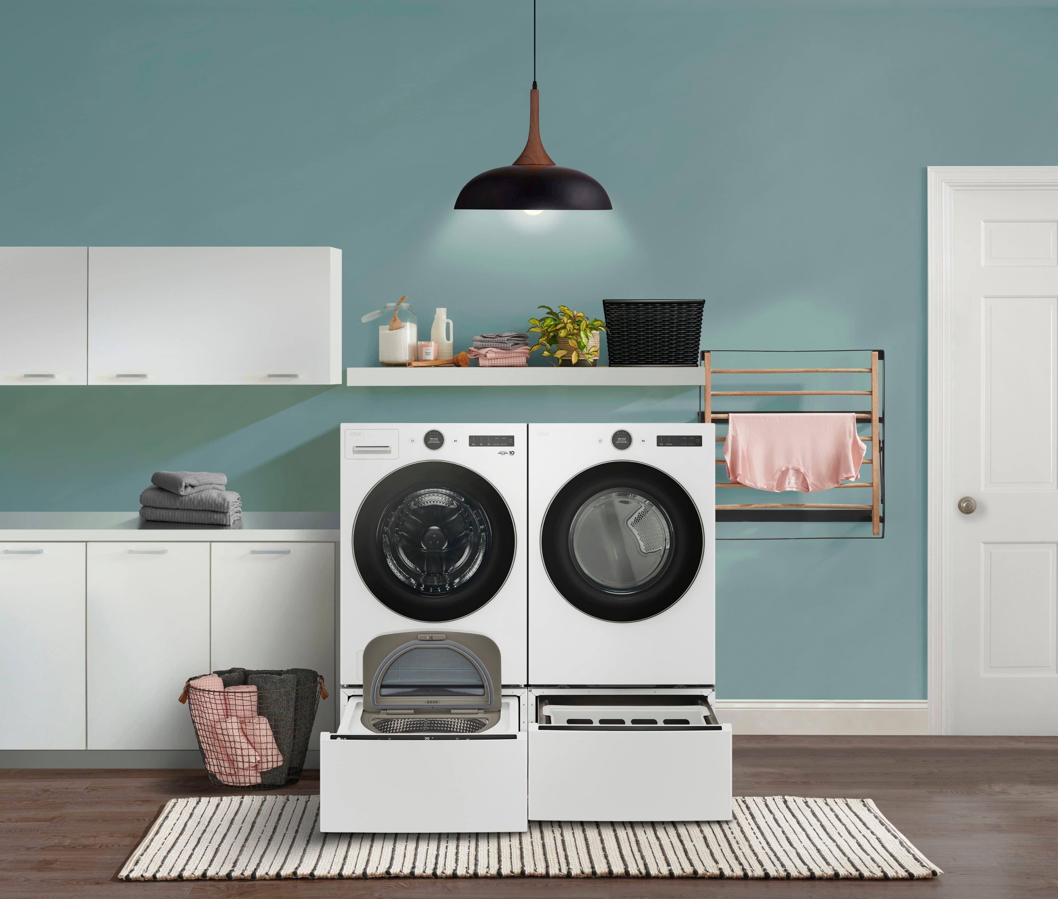 Alt View 32. LG - 7.4 Cu. Ft. Smart Electric Dryer with Steam and Sensor Dry - White.