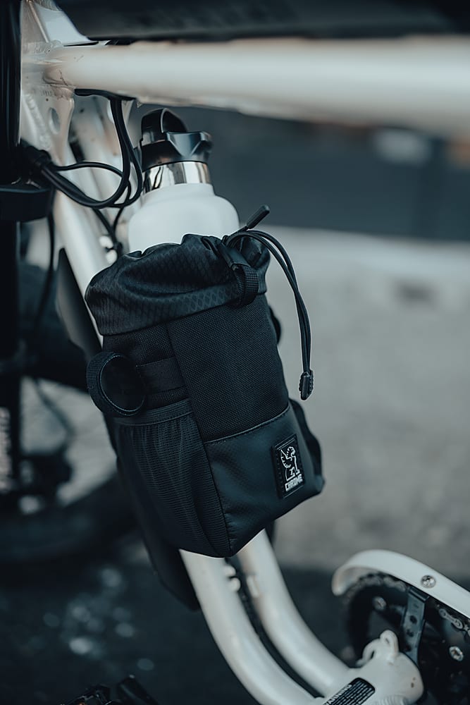 Best Buy Chrome Industries Doubletrack Feed Bag Black BG327BKNA