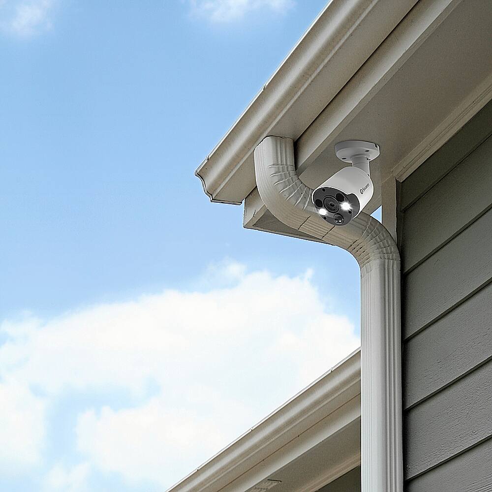 Left. Swann - Refurbished - 8 Channel 2TB, 4 x 4K PoE Cameras, w/Dual LED spotlights & Face Dection - Black/White.