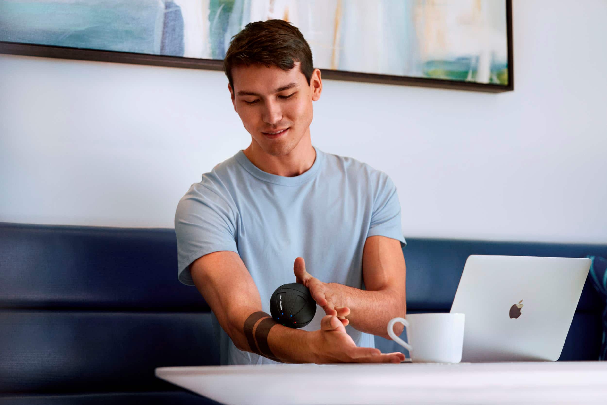 Alt View 16. Hyperice - Hypersphere Go - Black.