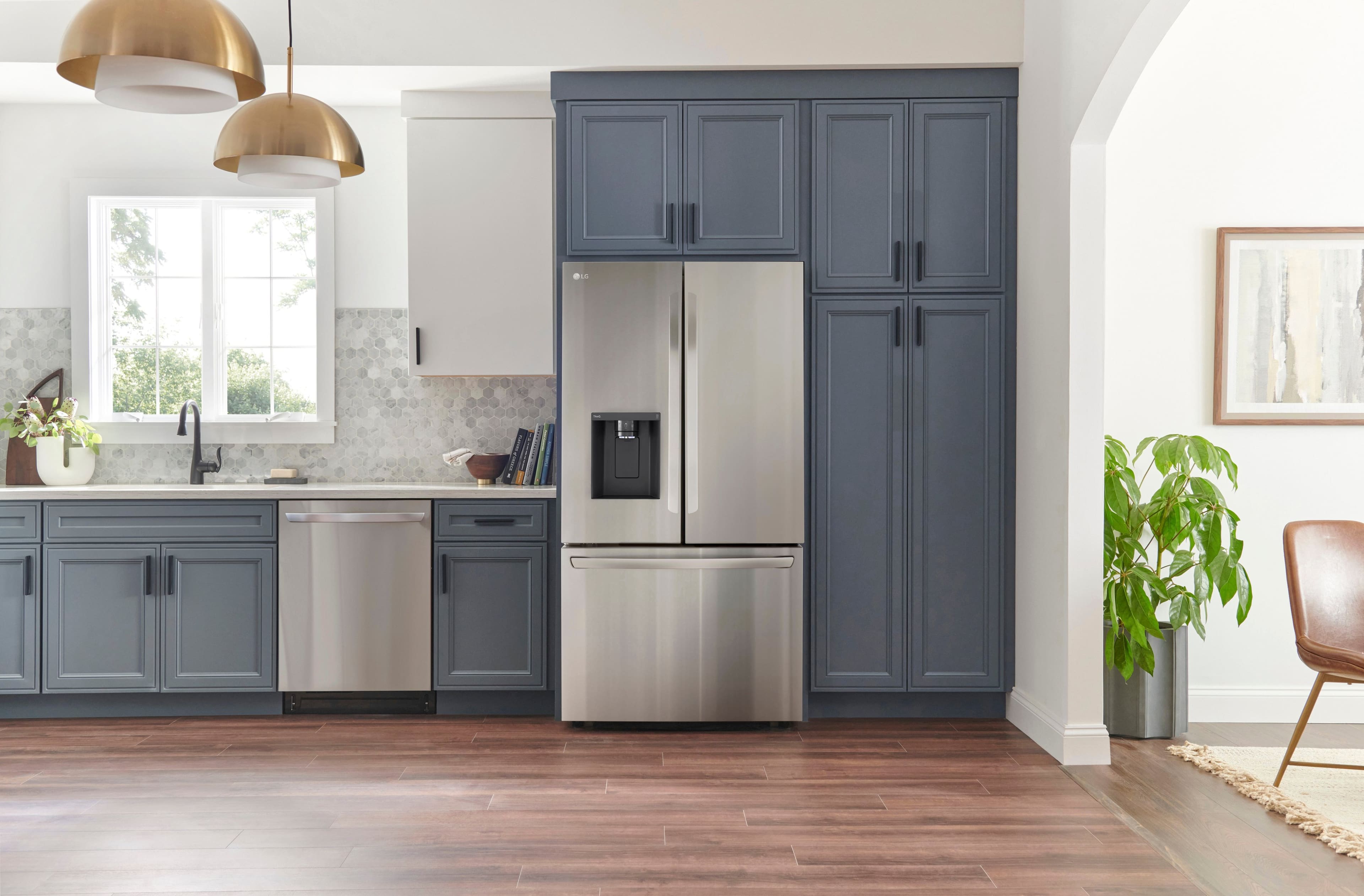 Alt View 36. LG - Counter-Depth MAX 25.5 Cu. Ft. French Door Smart Refrigerator with Dual Ice - PrintProof Stainless Steel.