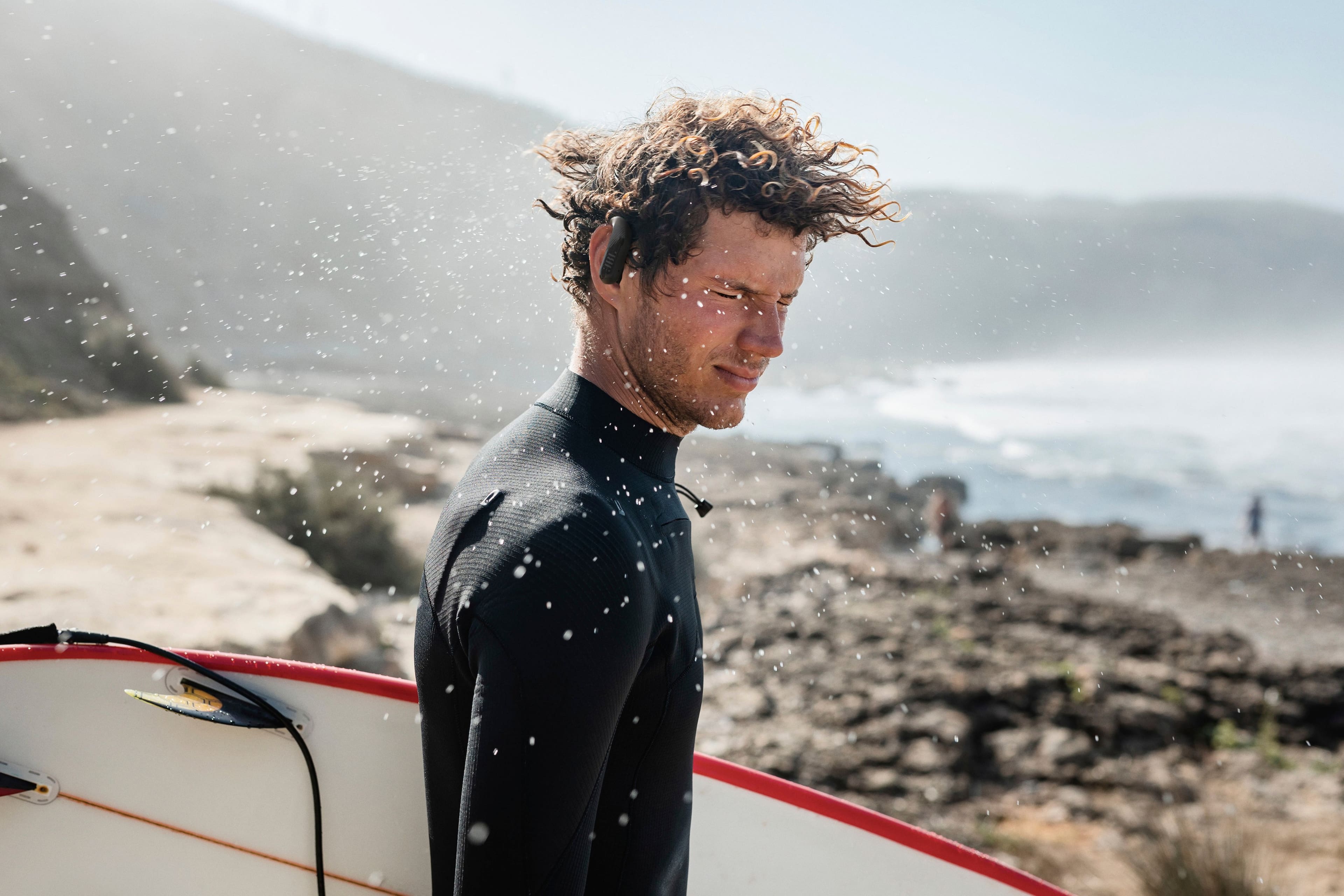 Alt View 20. JBL - Endurance Peak 3 Dust and Waterproof True Wireless Active Earbuds - Black.