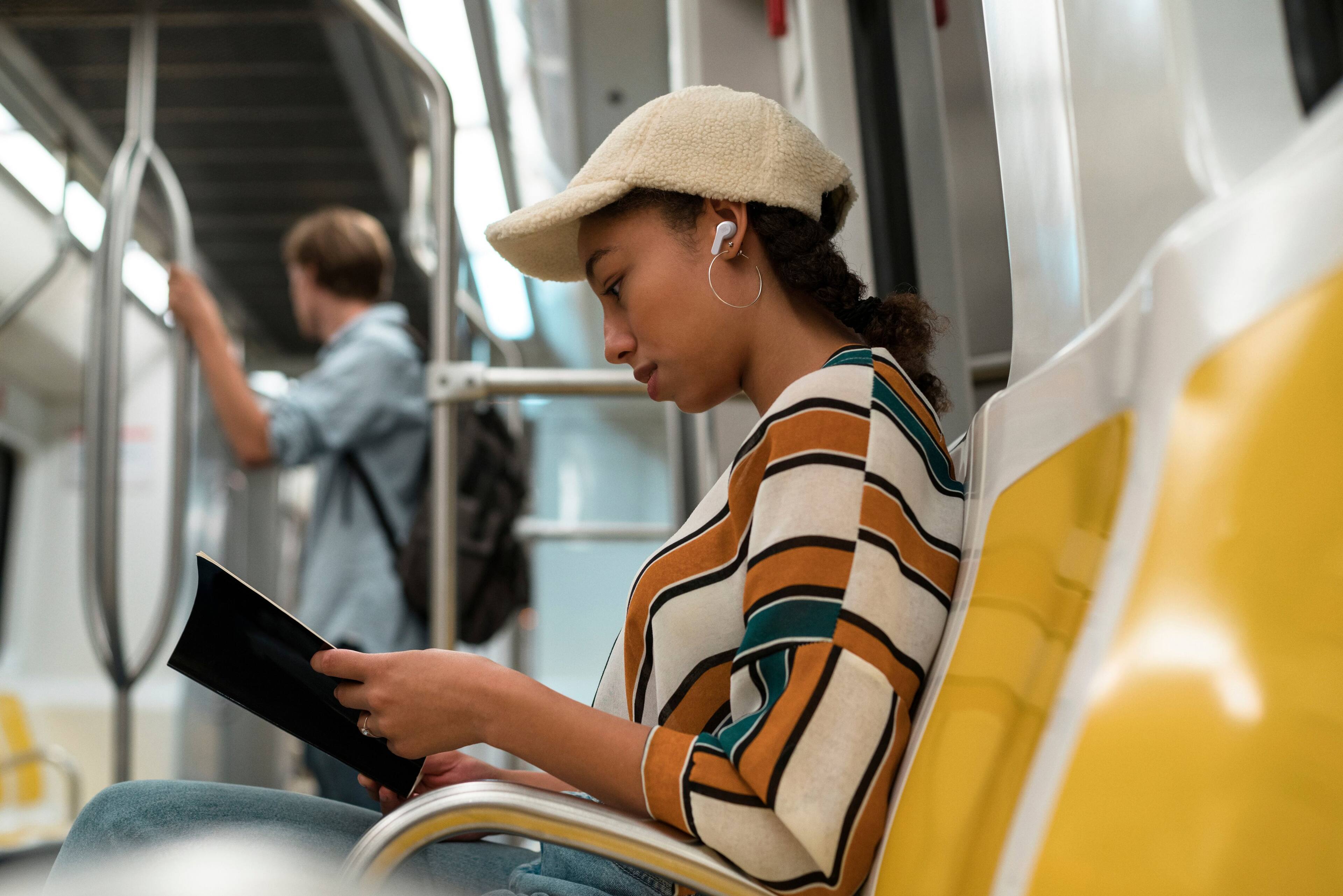 Alt View 19. JBL - Vibe Beam True Wireless Earbuds - Black.