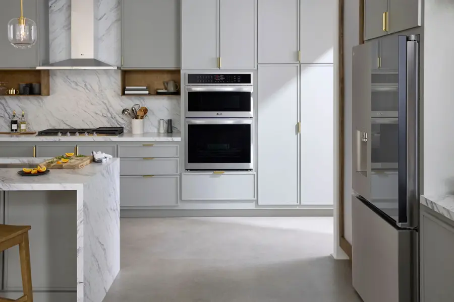 Alt View 24. LG - 30" Built-In Electric Convection Combination Wall Oven with Microwave and Steam Sous Vide - Printproof Stainless Steel.