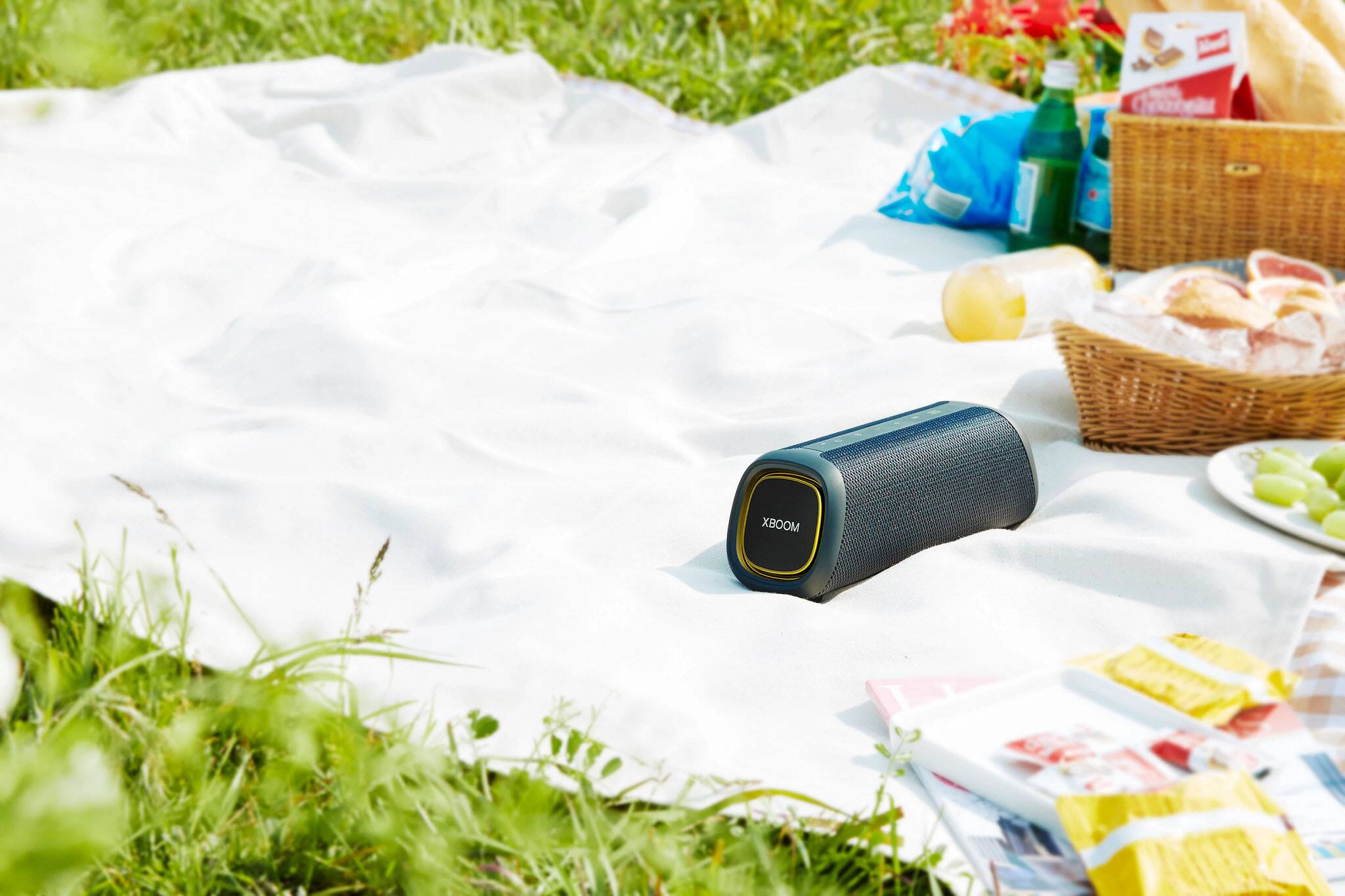 Alt View 17. LG - XBOOM Go XG7 Portable Bluetooth Speaker - Black.