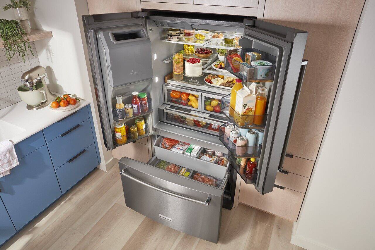 KitchenAid 27 Cu Ft French Door Refrigerator With External Water And 