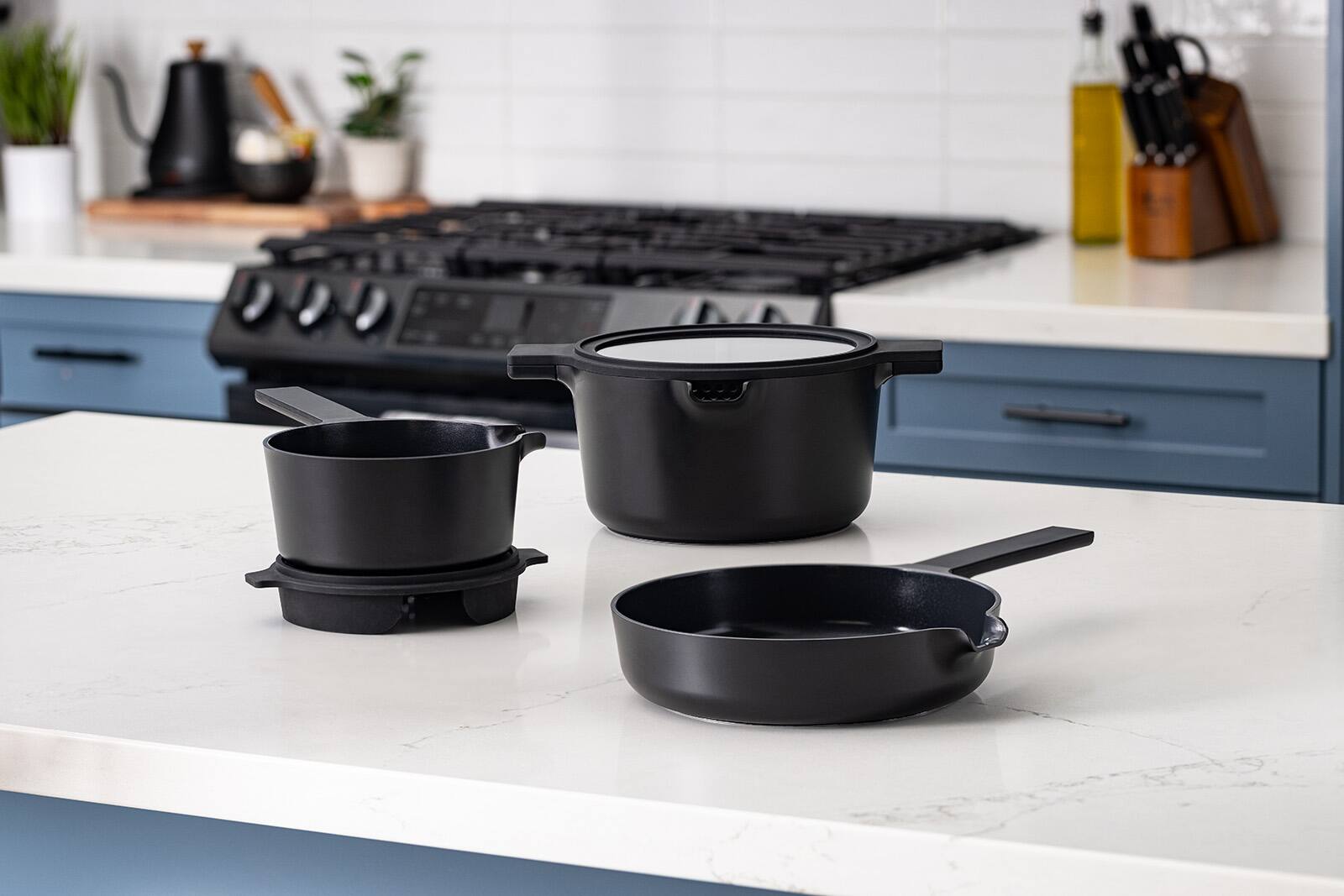 Alt View 2. Alva - Alva Neat 5-Piece Nesting Cookware Set - Black.