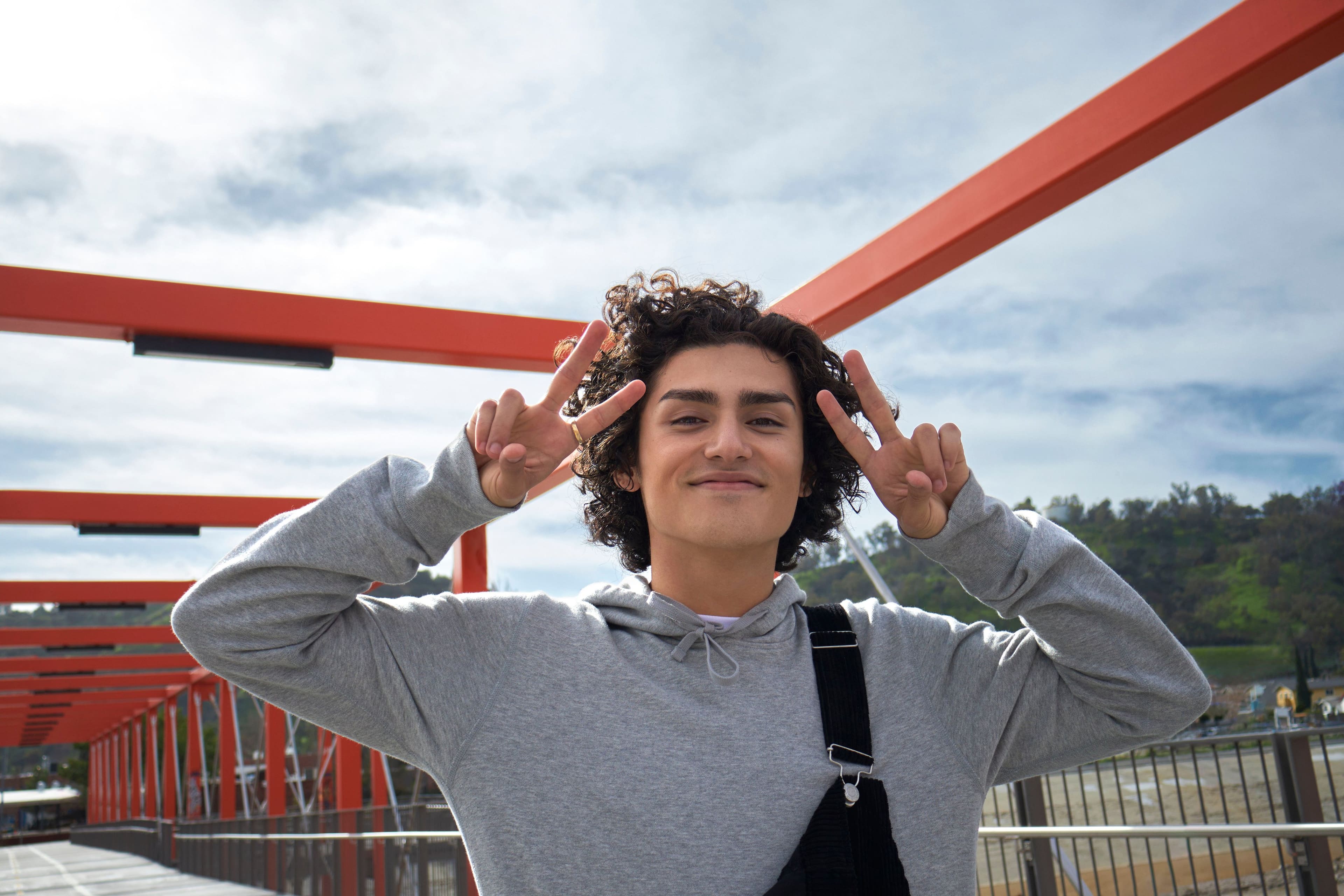 Alt View 23. Canon - EOS R50 4K Video Mirrorless Camera with RF-S 18-45mm f/4.5-6.3 IS STM Lens - White.