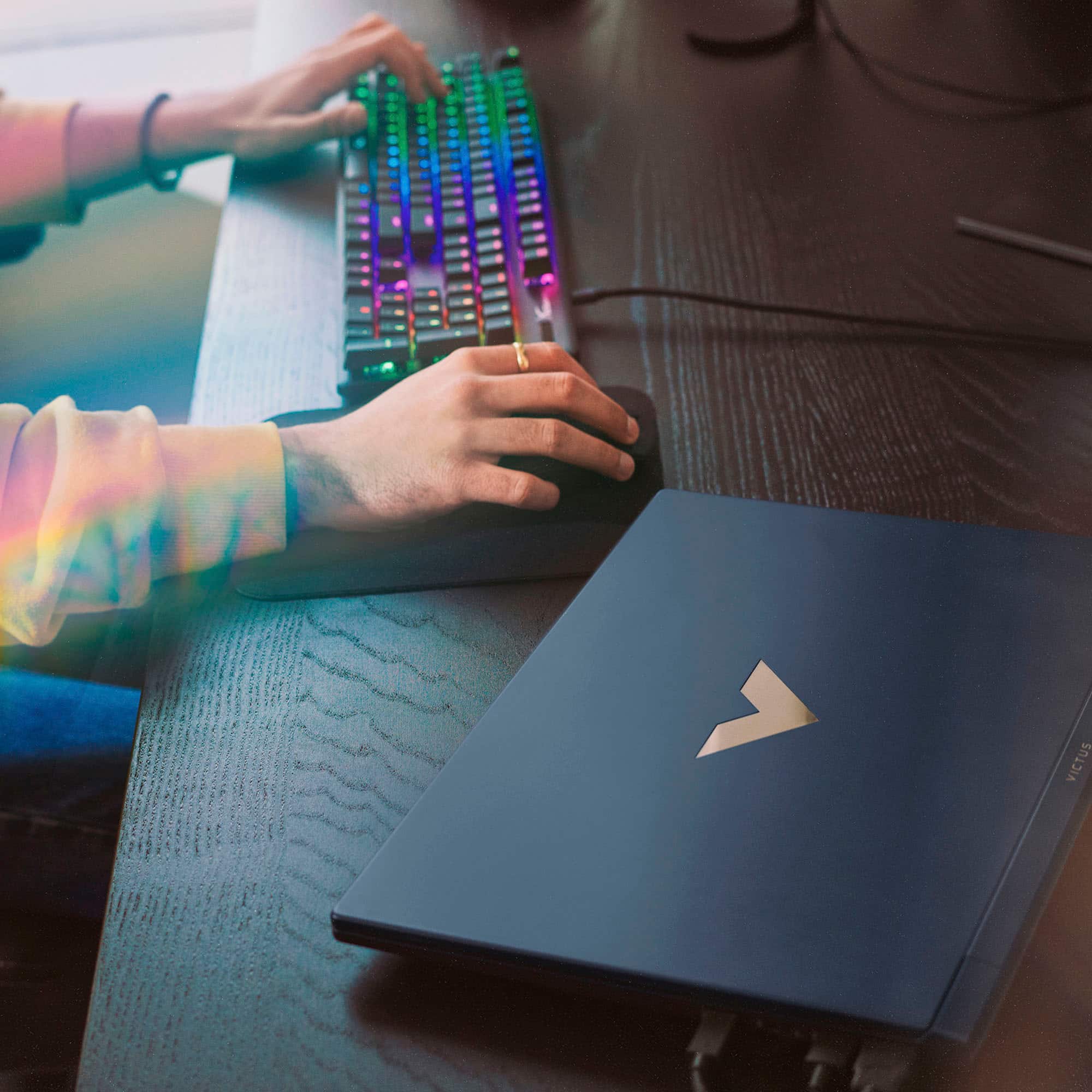 Alt View 11. HP - Victus 15.6" Full HD 144Hz Gaming Laptop - Intel Core i5-13420H - 8GB Memory - NVIDIA GeForce RTX 3050 - 512GB SSD - Performance Blue.